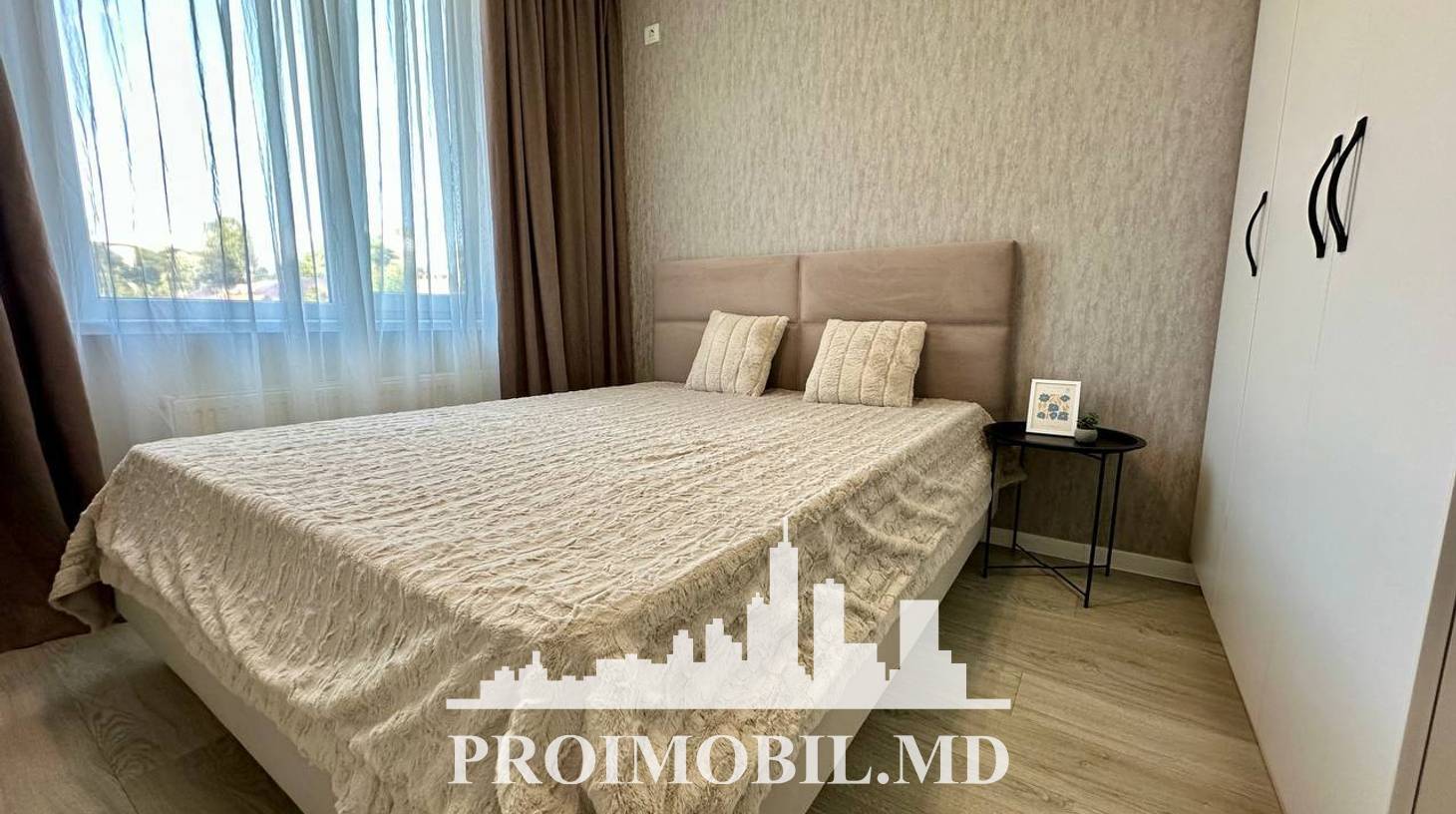 https://images.proimobil.md/rTbOTcQ-o4u0vvFGcmXjssIutqj69AZVqXqp8oFWEMA/watermark:0.75:so:0:30:0.39/resize:fill:1460:816:1/gravity:ce/bG9jYWw6Ly8vZXN0YXRlL2xyL2IyMjQyNzQ3LTM0NjUtNGJiMC1hNjY5LWIwMmQ4NjU1NThlNS5qcGVn