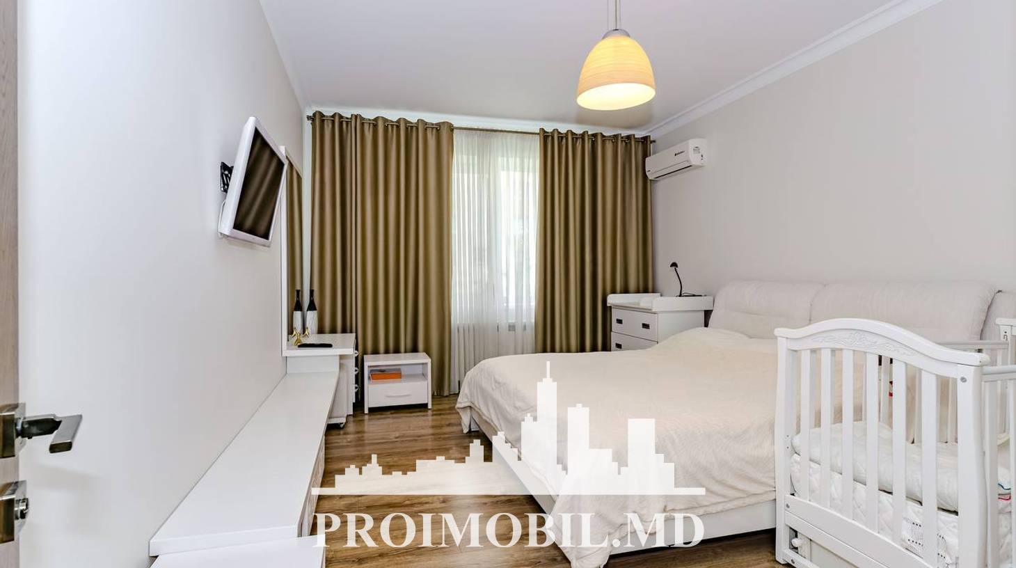 https://images.proimobil.md/rV8Zslw-BDZPEweL7CFYezDh8_nLejj1UNox_FsZqhY/watermark:0.75:so:0:30:0.39/resize:fill:1460:816:1/gravity:ce/bG9jYWw6Ly8vZXN0YXRlL2xyL2QwYTcxMmI0LTJlNGUtNDRhMy1hNzUyLTAxYzJjMjk5MTkyMS5qcGVn