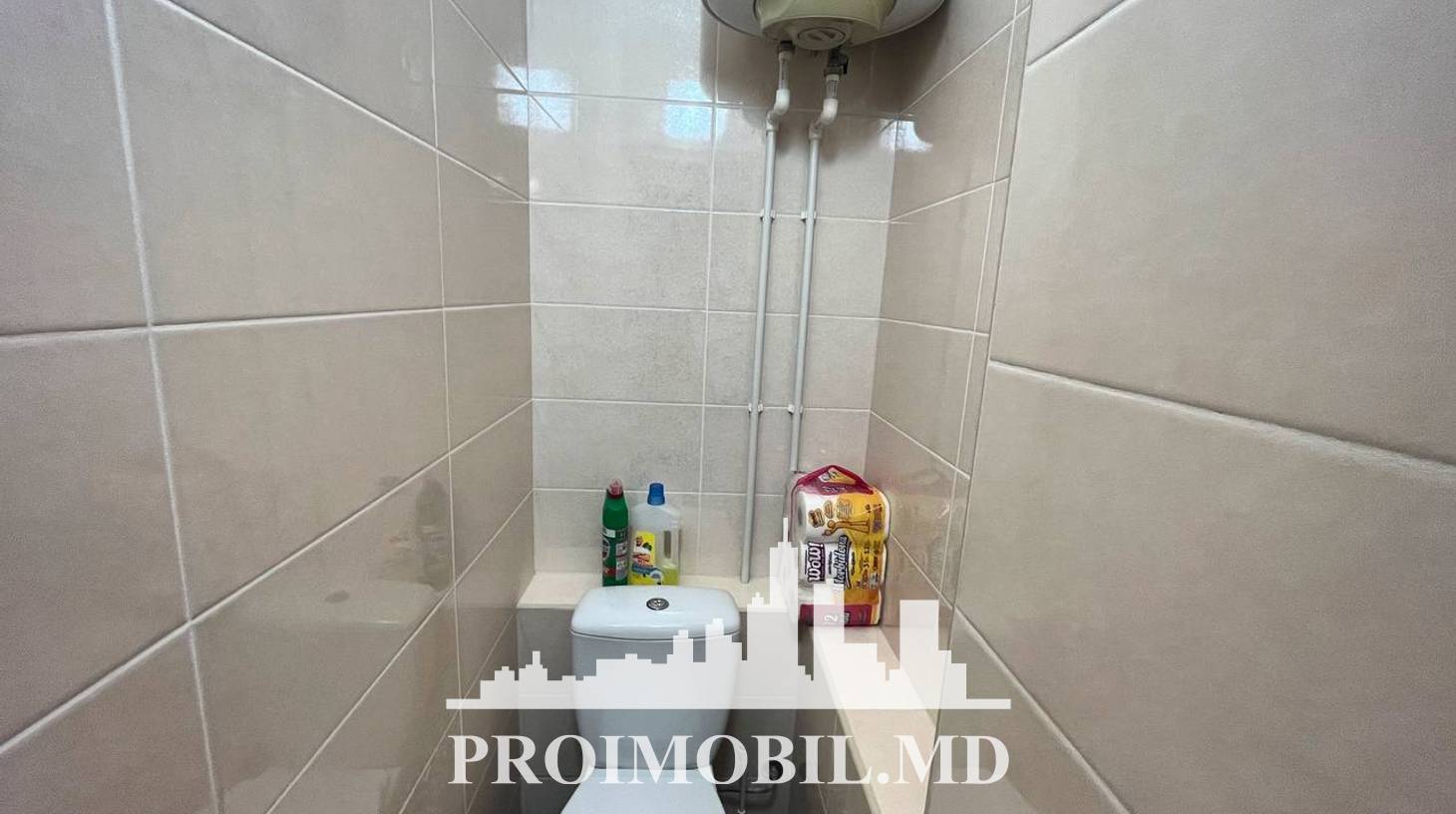 https://images.proimobil.md/rXzeCo58kn8uePfvjn7BMj3cUX7nGLGyUtHLvgNNSgY/watermark:0.75:so:0:30:0.39/resize:fill:1460:816:1/gravity:ce/bG9jYWw6Ly8vZXN0YXRlL2xyLzQ2NjU4NmMyLTdmYjQtNDcyZi1iMWMzLTJmYzk5ZTNmZDAwMi5qcGVn