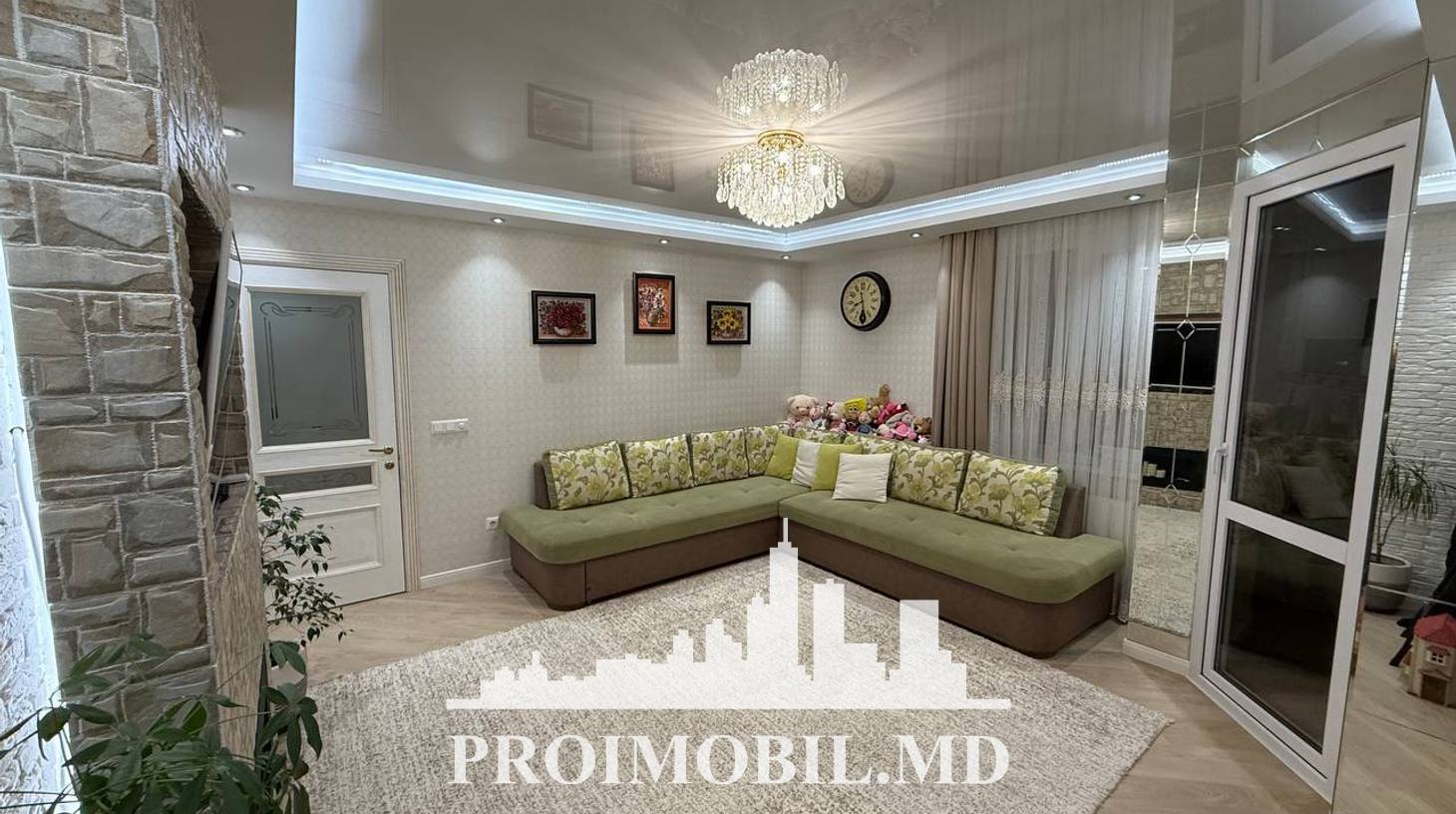 https://images.proimobil.md/rYgVuw6whyYkZmu1QwoBG-LlDsfMI0cIEugTqFdB0l0/watermark:0.75:so:0:30:0.39/resize:fill:1460:816:1/gravity:ce/bG9jYWw6Ly8vZXN0YXRlL2xyL2MwNWYwZGJhLTE3YjEtNDlmOC1iOWFjLWYwMDQ0YzU3YmEyYi5qcGVn