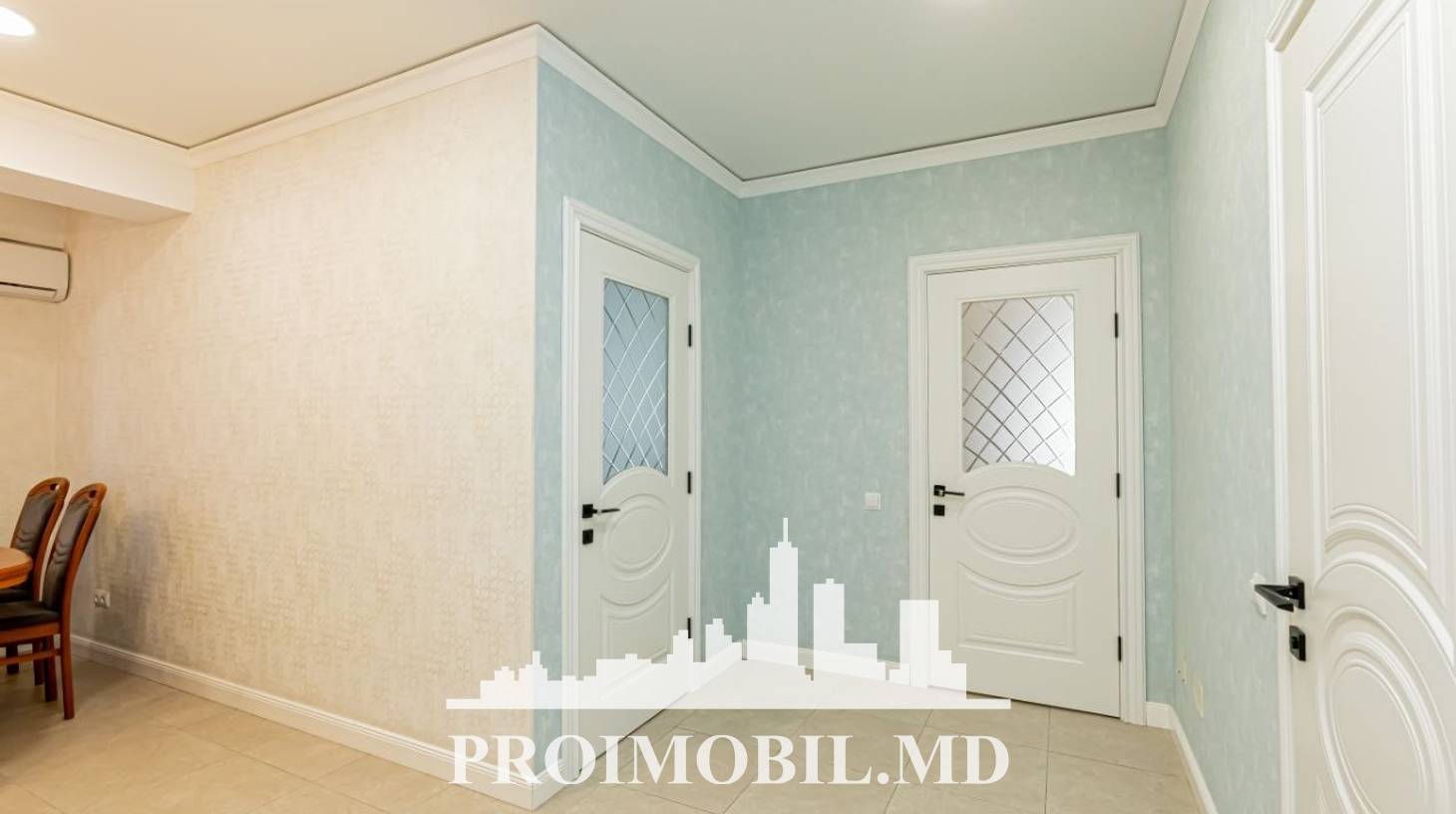 https://images.proimobil.md/rZxLgxpdGqG3h8PzcvpTDf5T_M8on9E5u0PQsCT_KCM/watermark:0.75:so:0:30:0.39/resize:fill:1460:816:1/gravity:ce/bG9jYWw6Ly8vZXN0YXRlL2xyLzAwYTI1Zjc3LTJkM2YtNDkzMS1iMzQyLTI5MmIyNzFmOGQ3OC5qcGVn