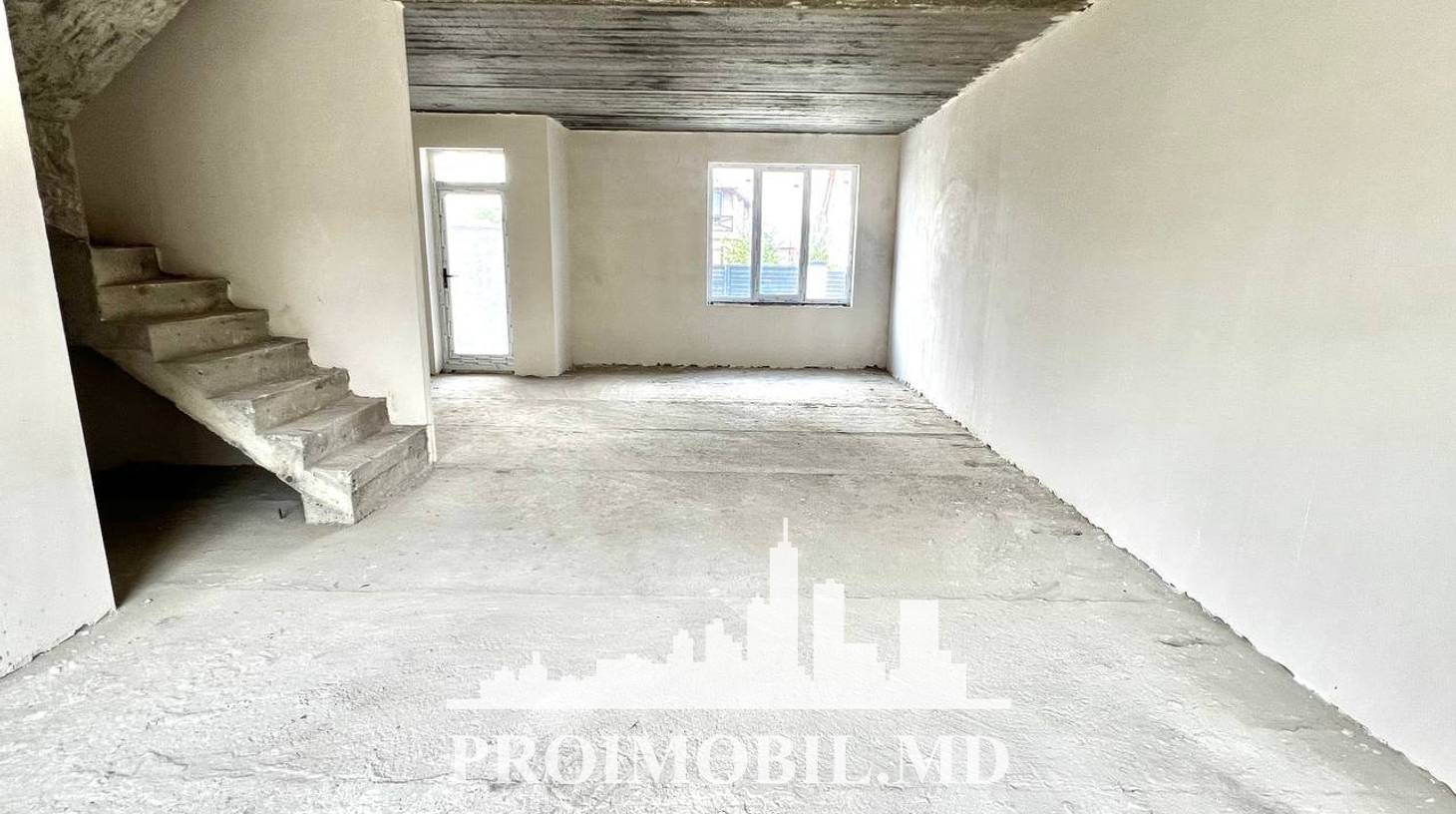 https://images.proimobil.md/raiQOJecd4-7XE9fLl9_DoB0XZIJ4_mqofgb0tjlqRU/watermark:0.75:so:0:30:0.39/resize:fill:1460:816:1/gravity:ce/bG9jYWw6Ly8vZXN0YXRlL2xyLzViYjA0YWU4LWQxYzUtNDFhNC05YmYwLWU3OWZlMGZjNzBmYi5qcGVn