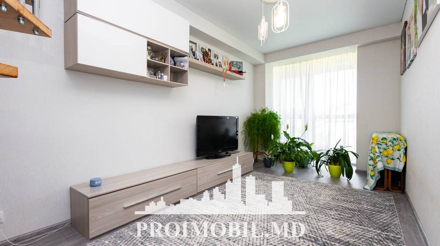 https://images.proimobil.md/rdLAiGSHHKTbYknYP52NEdmBogqTaIRMKVgbaWP5YM8/watermark:0.75:so:0:30:0.39/resize:fill:1460:816:1/gravity:ce/bG9jYWw6Ly8vZXN0YXRlL2xyL2RmMzBiYWU3LWIxMTQtNGYzYi1hYzFjLTVhODRmNTY2M2FiZi5qcGVn