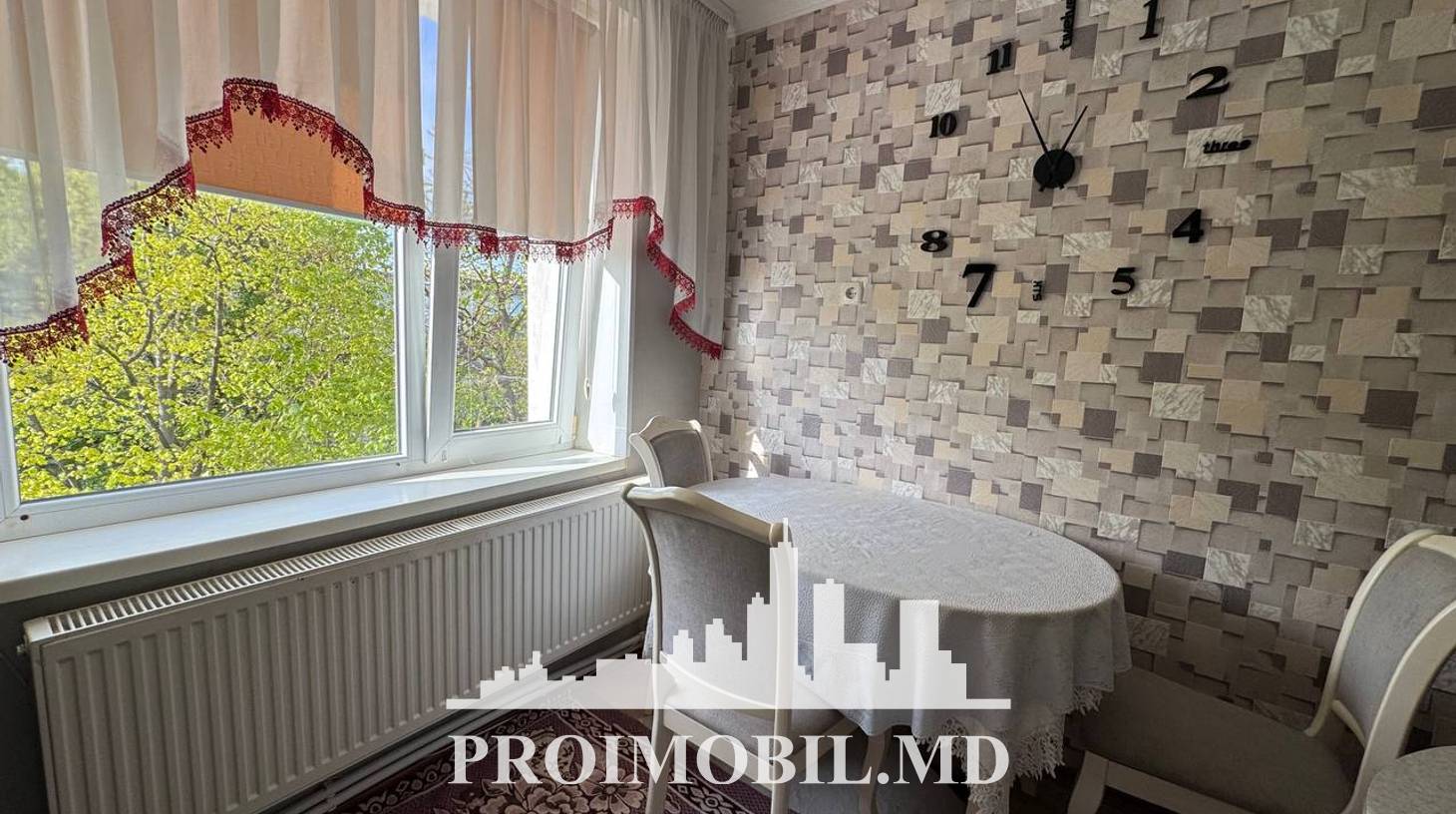 https://images.proimobil.md/rdPsN9-6ehLGgzYr5_wbH1dCYgszMMSQdPR15GBmI0s/watermark:0.75:so:0:30:0.39/resize:fill:1460:816:1/gravity:ce/bG9jYWw6Ly8vZXN0YXRlL2xyLzFmOWQ1YzY5LTEwMGUtNDJjMy04YjE0LWIxYTAxNjE3OWJhZi5qcGVn