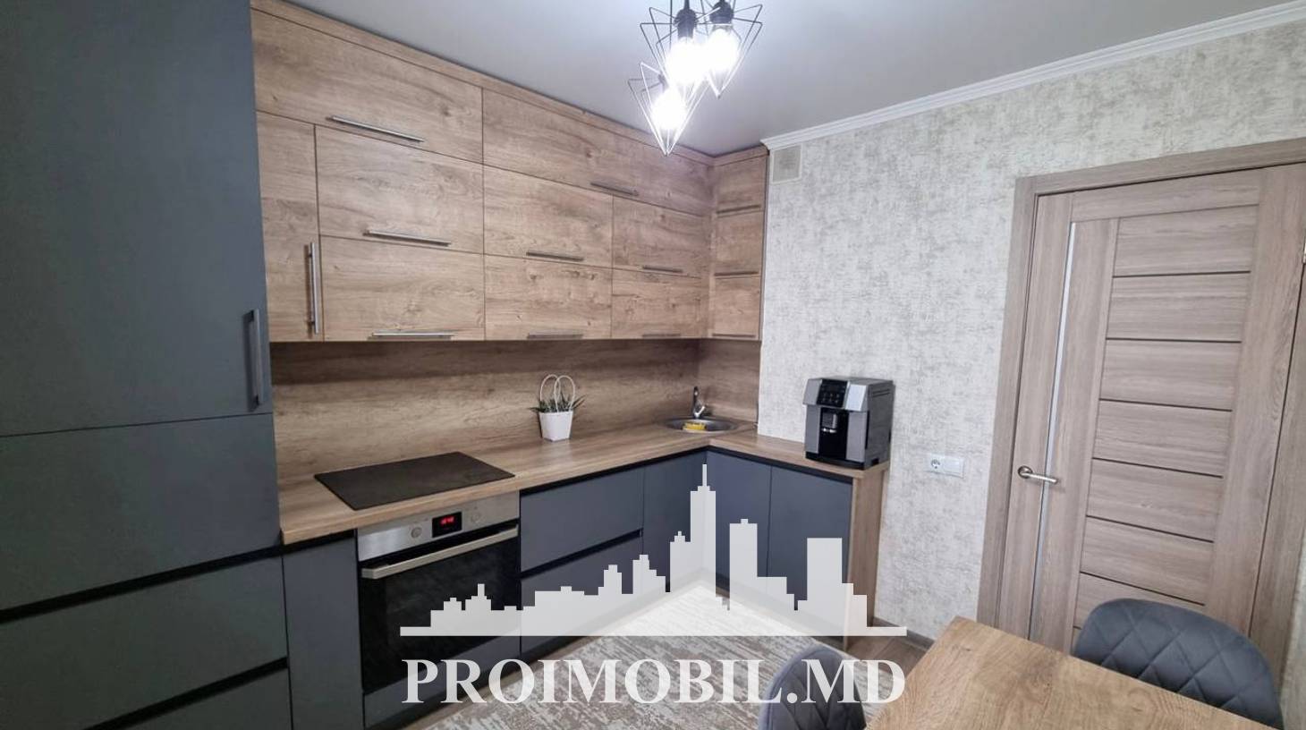 https://images.proimobil.md/rlua1VOJFNV4AUmI9LpD0SUt8AD-oeorKUkQ1xoucyI/watermark:0.75:so:0:30:0.39/resize:fill:1460:816:1/gravity:ce/bG9jYWw6Ly8vZXN0YXRlL2xyLzA5MDBmYTM3LWEzMDQtNDRiOC1iZTRjLTkwYmIzNjQzNzhlMy5qcGVn