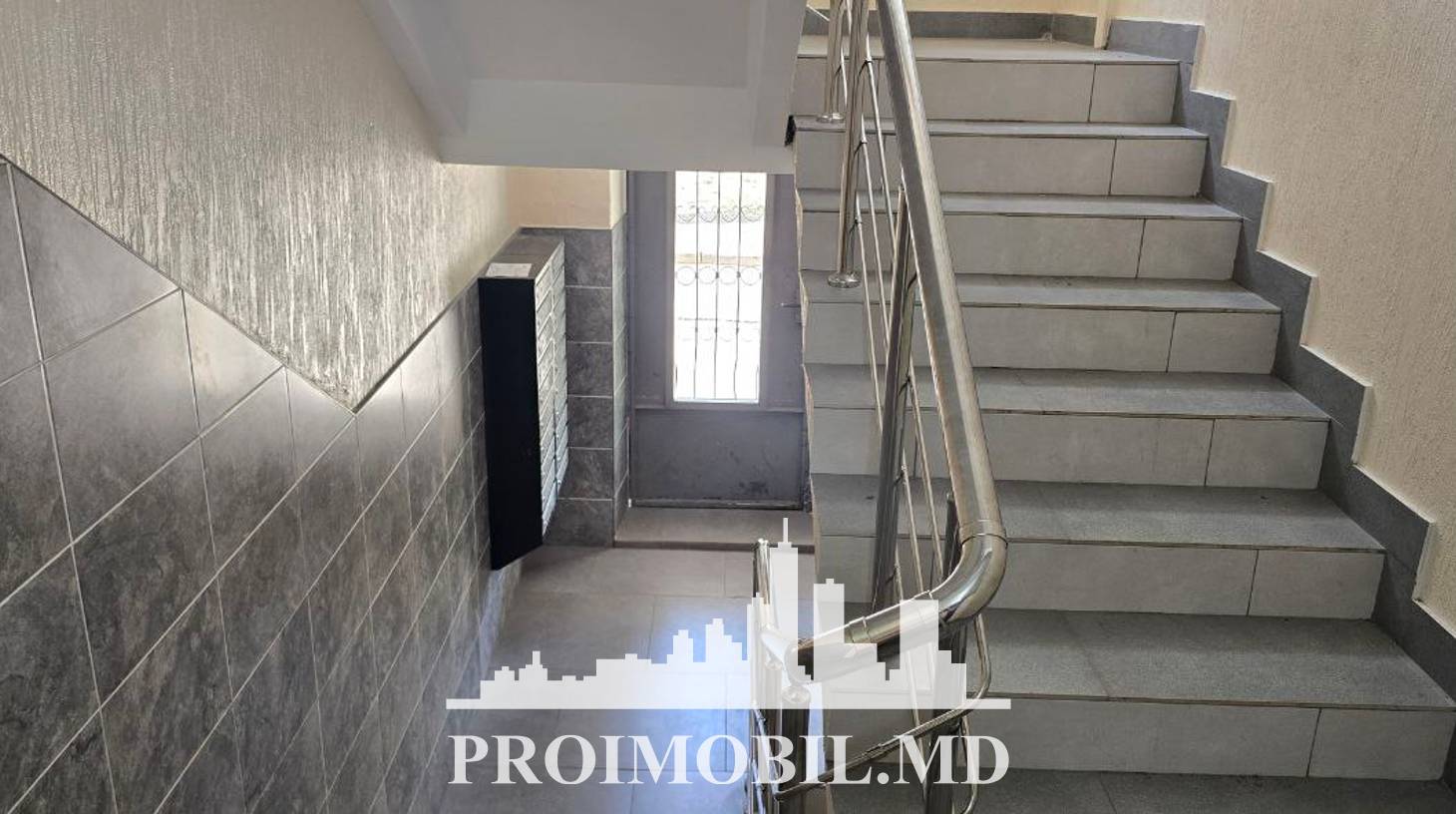 https://images.proimobil.md/rmZAUL_PcvHdMAuKakrcYdvgsLOcxwnvjyGF5uYaYUY/watermark:0.75:so:0:30:0.39/resize:fill:1460:816:1/gravity:ce/bG9jYWw6Ly8vZXN0YXRlL2xyLzk3MmU4NTA1LTI5ZWQtNDRkNS04MDU4LWEzOWU3NmZjN2YxNi5qcGVn