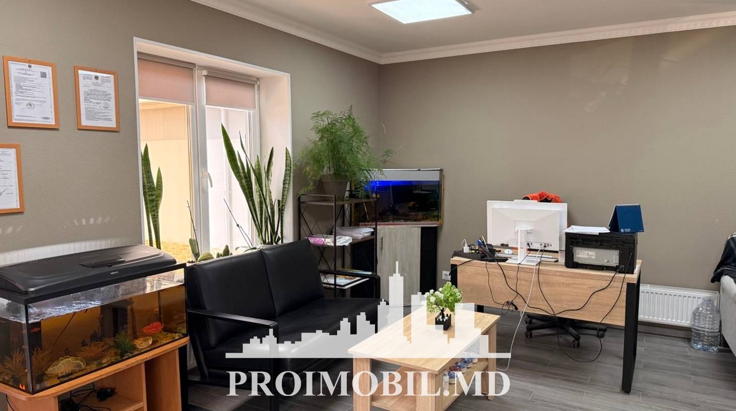 https://images.proimobil.md/rn34AQE62K6WOVkB5Gk_dxe9xQOJJbzOFOQt6l4gdB0/watermark:0.75:so:0:30:0.39/resize:fill:1460:816:1/gravity:ce/bG9jYWw6Ly8vZXN0YXRlL2xyLzI2N2M5YmExLTIzYjYtNGRjOC04NzdhLTAzMjkzYTZjZjdlNC5qcGVn