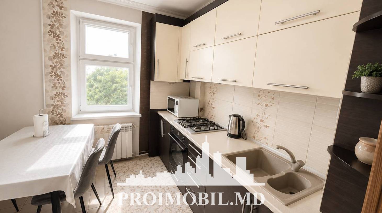 https://images.proimobil.md/rovVCOWiKVOO2Z05Jw9y0ZN6SthwseiE9BlzX3bxAwU/watermark:0.75:so:0:30:0.39/resize:fill:1460:816:1/gravity:ce/bG9jYWw6Ly8vZXN0YXRlL2xyLzdiMmEwNTM3LTk4YjctNDViYi1iY2IyLWJhOTc0MDM0NjU3Yy5qcGVn