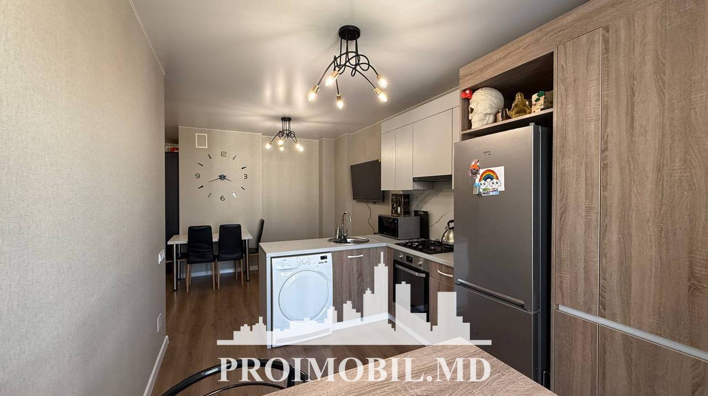 https://images.proimobil.md/rpYkcFwhY5_FXuG0jXubgNz9ImfRYtEBvXpQG6gYyU4/watermark:0.75:so:0:30:0.39/resize:fill:1460:816:1/gravity:ce/bG9jYWw6Ly8vZXN0YXRlL2xyL2FlMjhkYzAwLTRiYjUtNDNjOS1iNWQ4LTQ1ZWE5YWUwM2RhOC5qcGVn