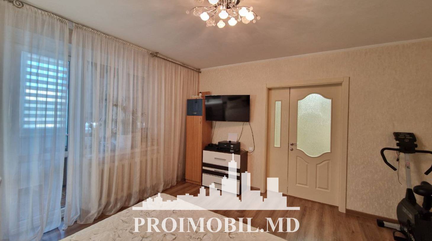 https://images.proimobil.md/rqe3WO8QIJL5cGDaCAK587UW7pq_SX3kbLhav2bvBH0/watermark:0.75:so:0:30:0.39/resize:fill:1460:816:1/gravity:ce/bG9jYWw6Ly8vZXN0YXRlL2xyLzU2YzAwMDkzLWU2Y2ItNDgwNi05MDg4LThkYjRhYWZhNTFmOS5qcGVn
