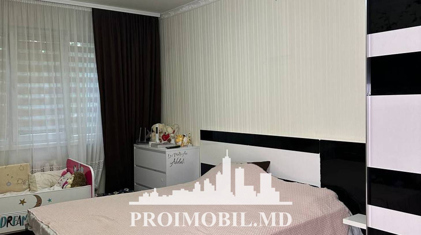 https://images.proimobil.md/ruQdiGIbnbn4x3ZEvCKZxdHngGtmjJRZtixMtPJpA6A/watermark:0.75:so:0:30:0.39/resize:fill:1460:816:1/gravity:ce/bG9jYWw6Ly8vZXN0YXRlL2xyLzE0NTEyZGU5LTQ3YzEtNDgzZi1iODcxLWYxYWI3MzhhN2QwNS5qcGVn