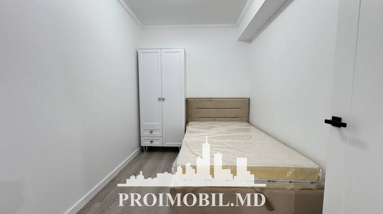 https://images.proimobil.md/rx9PXSg0K2cDz_g6osibyAsb5_REoM0sexnk2htR270/watermark:0.75:so:0:30:0.39/resize:fill:1460:816:1/gravity:ce/bG9jYWw6Ly8vZXN0YXRlL2xyL2Y4MzFlY2M4LWZkZmEtNDVmNi04YjQ0LTFiMzQ2MDlhYzJlMi5qcGVn