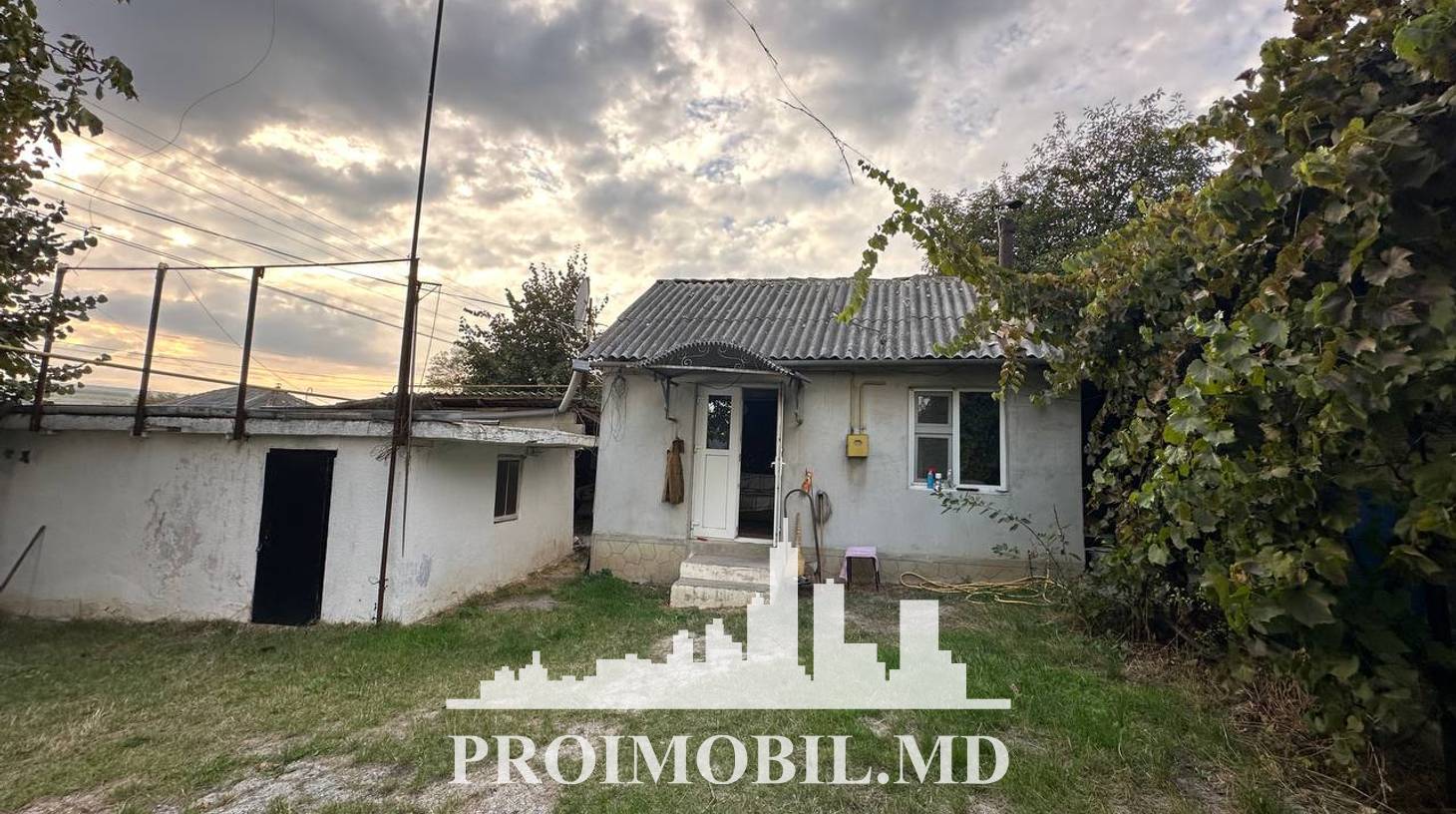 https://images.proimobil.md/ryXobLX-Vos9l4CBw93mg3MW555w5M-AshezdTSikno/watermark:0.75:so:0:30:0.39/resize:fill:1460:816:1/gravity:ce/bG9jYWw6Ly8vZXN0YXRlL2xyLzYzNDY2MmNjLTYxNGUtNGJmOC04YWM5LTRiNzZjYTAwY2M4NC5qcGVn