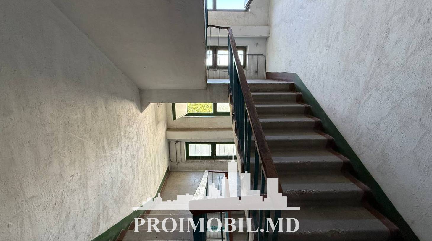 https://images.proimobil.md/s0JdpIJ2nBZHaVQqzNAlmFL-32lE9knD29VdzHVBC9E/watermark:0.75:so:0:30:0.39/resize:fill:1460:816:1/gravity:ce/bG9jYWw6Ly8vZXN0YXRlL2xyLzgxZTFiNTU3LTJjMzUtNDMzMi05NDVhLTg1YjE2MDc2MzdkYy5qcGVn