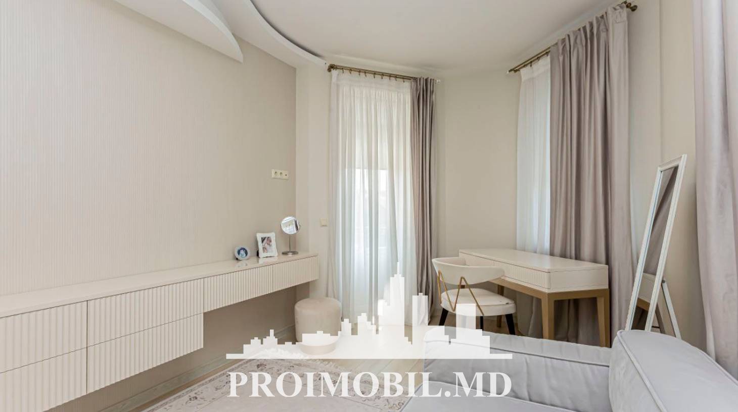 https://images.proimobil.md/s1mjvwAWaiuOTHjPEmABQVncsttar77xELaeLug3BY0/watermark:0.75:so:0:30:0.39/resize:fill:1460:816:1/gravity:ce/bG9jYWw6Ly8vZXN0YXRlL2xyL2ViYjYwNTEyLTNlZWItNDAyNy1hMWY4LWQ1ZjYyMTQ5YWFiZS5qcGVn