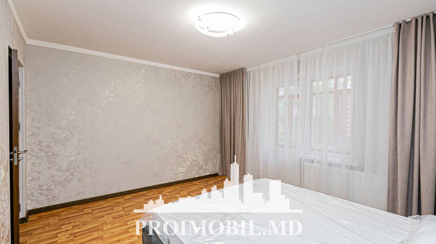 https://images.proimobil.md/s2JMHlXCwTIie9CgMZ91izAMT_IWBJeQNpB3MimDIV4/watermark:0.75:so:0:30:0.39/resize:fill:1460:816:1/gravity:ce/bG9jYWw6Ly8vZXN0YXRlL2xyL2FlMGUzYTI1LTY5ZGYtNDc5Yy1hN2Y0LTI0NDkxMThiY2RjMC5qcGVn