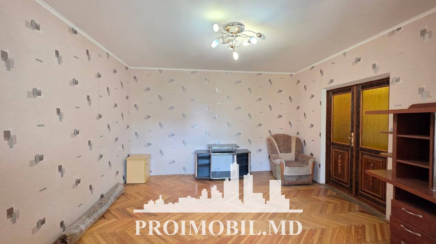 https://images.proimobil.md/s4FSr8DbHMO9CnFlgF-gd81iJuZk4eU4LB8K6XOrK1A/watermark:0.75:so:0:30:0.39/resize:fill:1460:816:1/gravity:ce/bG9jYWw6Ly8vZXN0YXRlL2xyLzJjOTUwMTA4LTE3ZWUtNDM5Ny1hMjg2LTNkY2E0OTlkM2YwYS5qcGVn