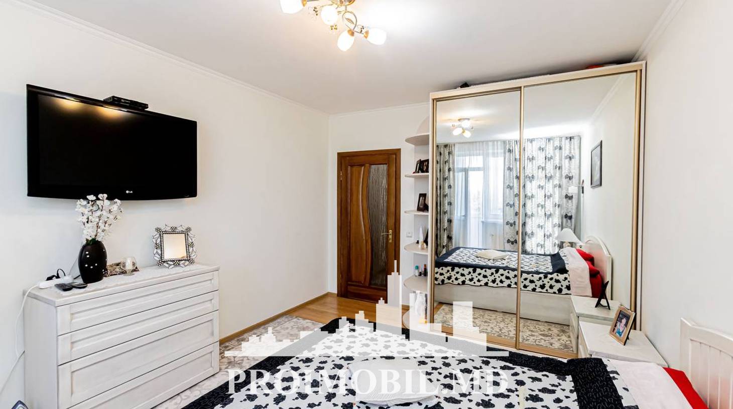 https://images.proimobil.md/s5h3FzbkUW6ZfyGkC5zNiAI_etDJtSybA1qfqL-LVeA/watermark:0.75:so:0:30:0.39/resize:fill:1460:816:1/gravity:ce/bG9jYWw6Ly8vZXN0YXRlL2xyLzA4ZTRlYzEzLTZiNGUtNDM0MS04ZjAyLWY3MTc1MjYyMDE3MC5qcGVn