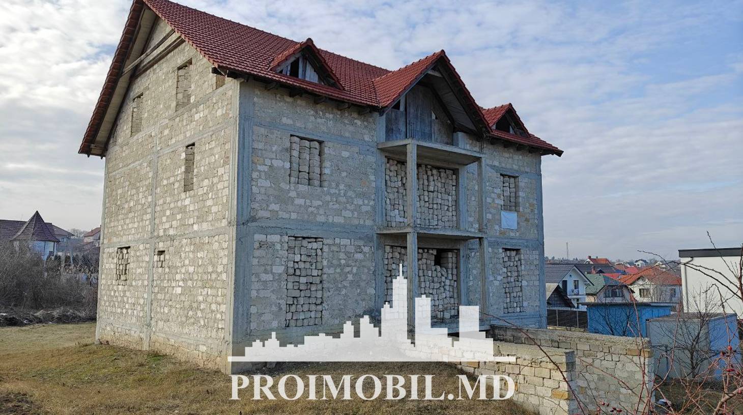 https://images.proimobil.md/s7pS8rXCD7Nahy4Qm_sFLmT_ruDlzM50_9t3WHCG8NQ/watermark:0.75:so:0:30:0.39/resize:fill:1460:816:1/gravity:ce/bG9jYWw6Ly8vZXN0YXRlL2xyLzkwOTNkNzY2LWY0NjItNDFiZC05YTJiLTIxZWQ2MDMxNTEyZS5qcGVn
