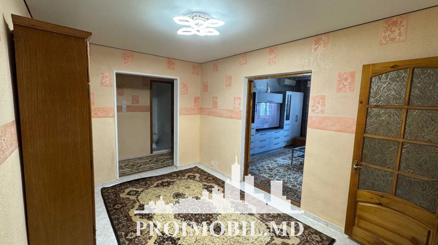 https://images.proimobil.md/s7wifko4hWPGBNRiYZx85VRDx2scofgJgC6vX0_KDc8/watermark:0.75:so:0:30:0.39/resize:fill:1460:816:1/gravity:ce/bG9jYWw6Ly8vZXN0YXRlL2xyLzlmMWJiNWMxLWFkOTgtNDFjOC1iNGI0LWQ3OTcwYTdiNzg2ZC5qcGVn