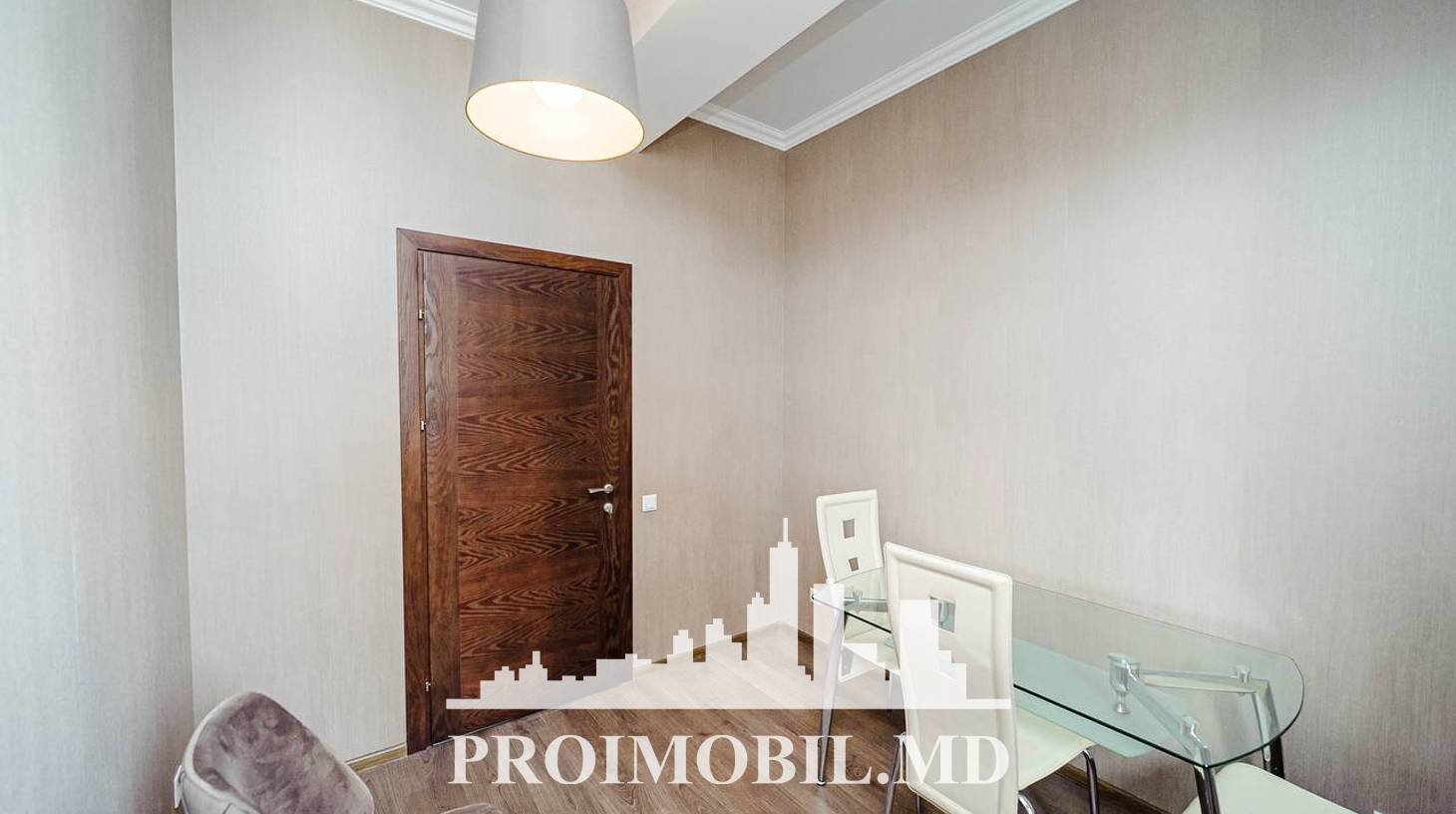 https://images.proimobil.md/sBNyGGIeAK6_EHf9IlCDAqqxkTrUscqHShTlQqTLpxc/watermark:0.75:so:0:30:0.39/resize:fill:1460:816:1/gravity:ce/bG9jYWw6Ly8vZXN0YXRlL2xyL2JjYzk3NjdkLTJkOTYtNGFiNS04NmU2LTUzNmY1OWZmNzYwMy5qcGVn