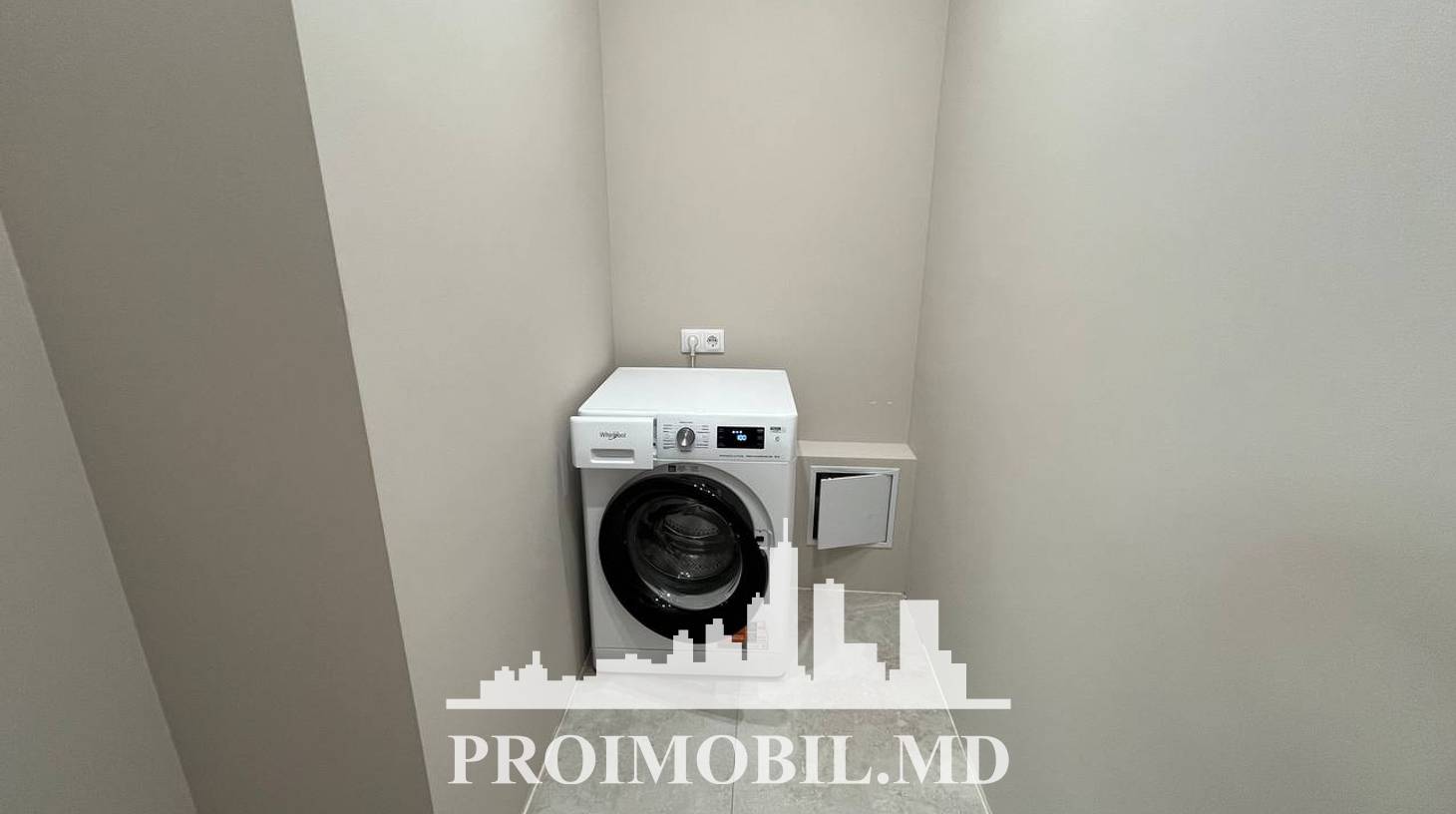 https://images.proimobil.md/sDnsViLKCv7KEVEzpiGZK96m6m23u0dSFLQPBYhZ5HQ/watermark:0.75:so:0:30:0.39/resize:fill:1460:816:1/gravity:ce/bG9jYWw6Ly8vZXN0YXRlL2xyLzJlMjQ3MTM3LTdjNjktNDE0NC1iZTI0LWUzODc2ODgwZDE3Mi5qcGVn
