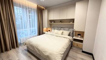 https://images.proimobil.md/sE21NvEeSURumctsmD1mkMw5zUr0VVby35qi8Llk-Jo/resize:fill:350:198:1/gravity:ce/bG9jYWw6Ly8vZXN0YXRlL2xyL2ZmMmMwNjcxLTEzNTYtNDA5ZS05YjQ3LTE0YzVkYWNlZGJmYi5qcGVn