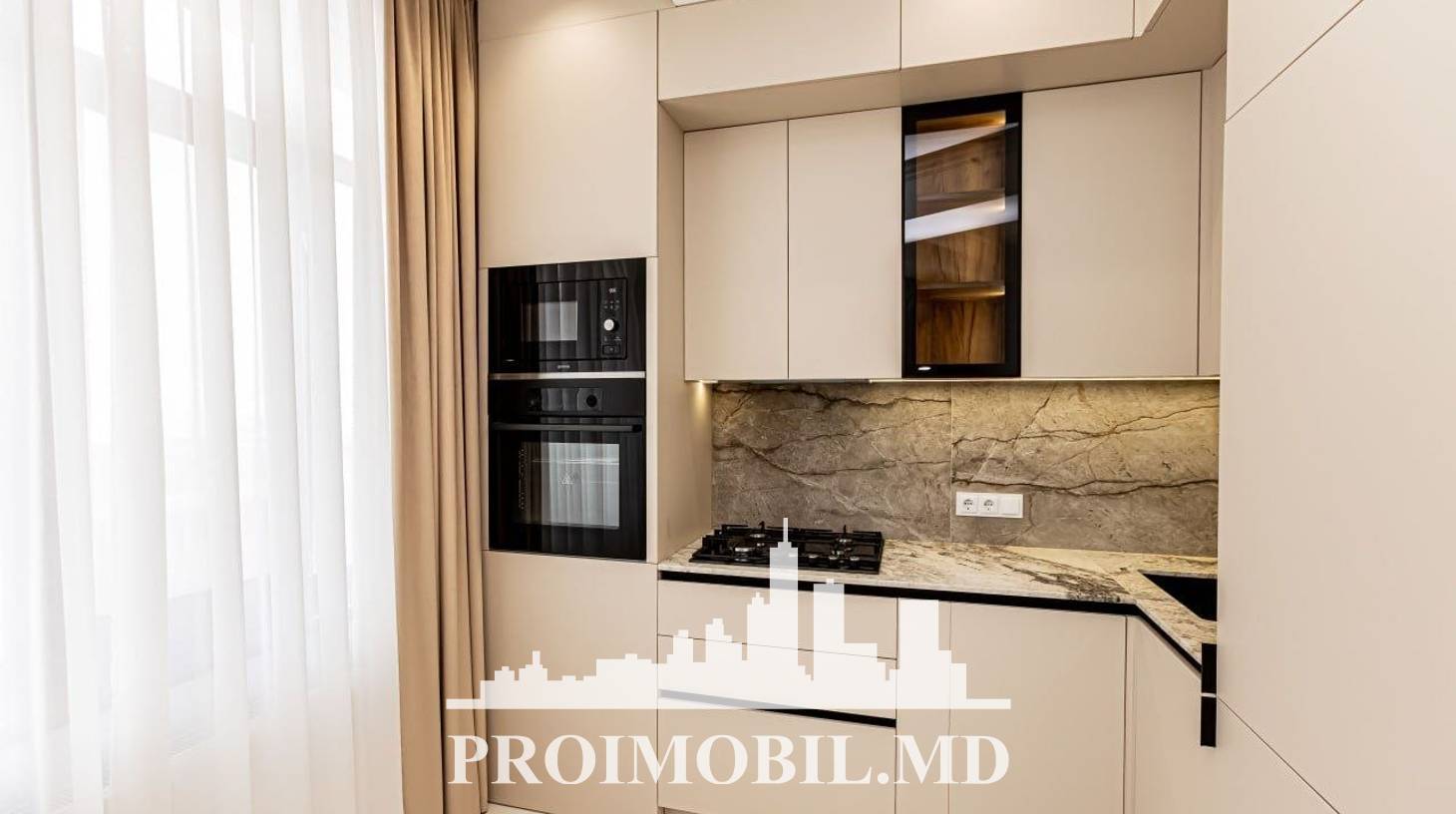 https://images.proimobil.md/sGhGmaxJpmX2HtXQE4WlXVhdXXz0f-Kzq4z2FshZroI/watermark:0.75:so:0:30:0.39/resize:fill:1460:816:1/gravity:ce/bG9jYWw6Ly8vZXN0YXRlL2xyLzU2MDQwZTVhLWE1YzktNGY2YS1iOWFhLTkyNTJjZDZkMWY5Yi5qcGVn