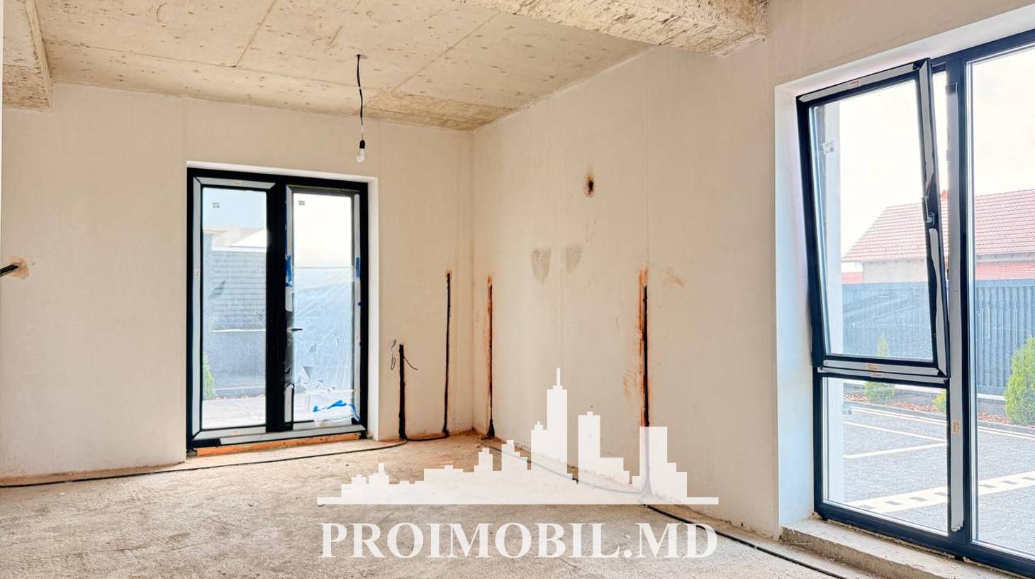 https://images.proimobil.md/sHEPogl8uH9Ti7mOiaoQ_xYTmhNrE_1Yt_dnbJM9NA8/watermark:0.75:so:0:30:0.39/resize:fill:1460:816:1/gravity:ce/bG9jYWw6Ly8vZXN0YXRlL2xyLzUwYWEwNTU3LTI4ZjQtNDE2ZC1iMjlkLTM5MjFiNDQ3OTRlNC5qcGVn