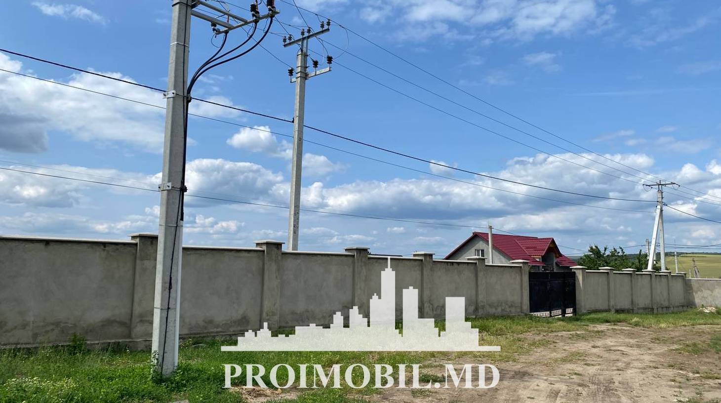 https://images.proimobil.md/sIinJaLrblB0BpJTOvfHVceYGF4UofhJ46ZutjzdMLM/watermark:0.75:so:0:30:0.39/resize:fill:1460:816:1/gravity:ce/bG9jYWw6Ly8vZXN0YXRlL2xyLzQ4NzEwZGFkLTY3OGQtNDA3Yy1iNzdhLThkYWE5NzIxOTVjOS5qcGVn
