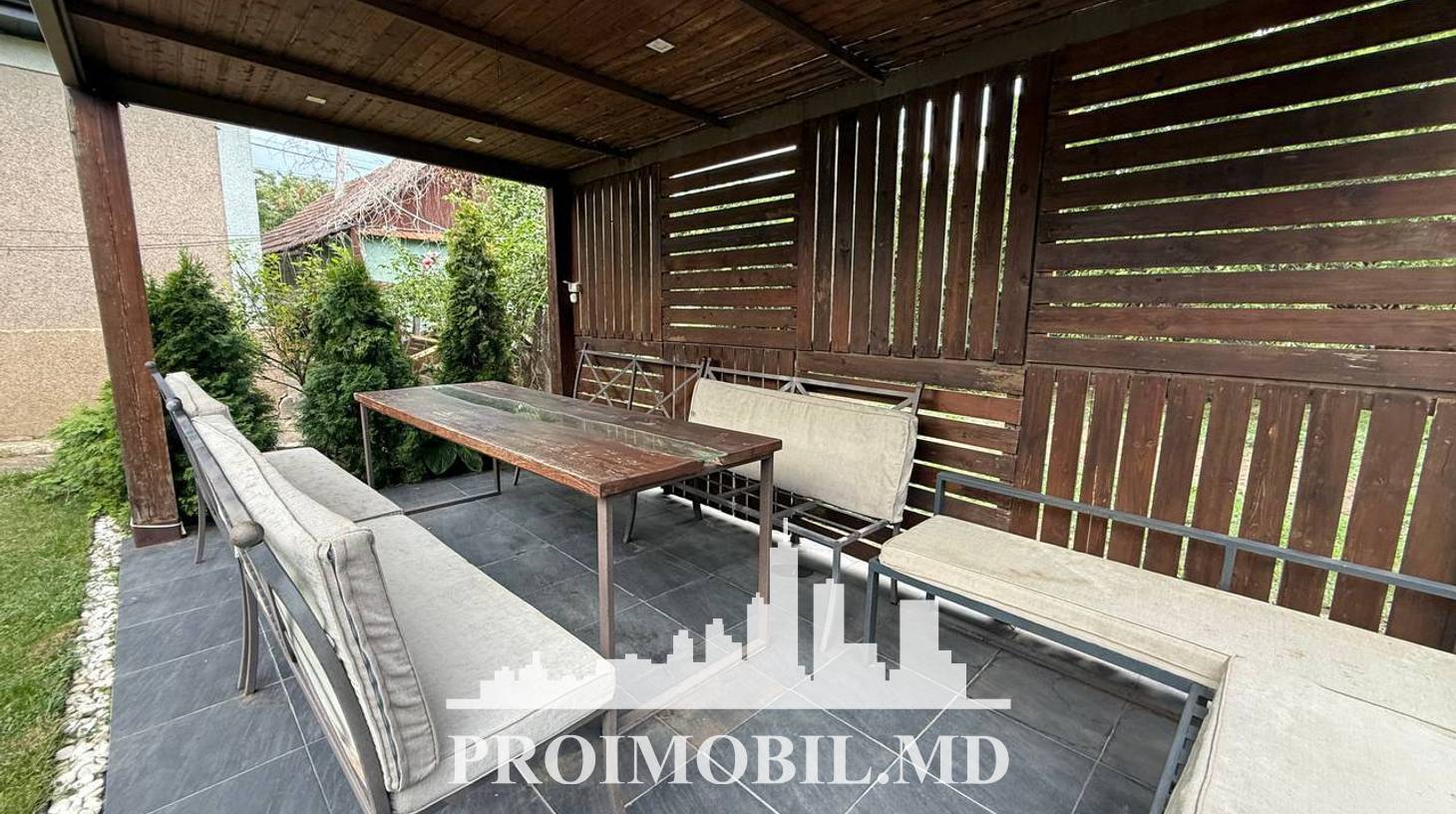 https://images.proimobil.md/sJTYsxoW605Rg6l1LLwbh9pjSge3d5cgd_WTJMCaa6s/watermark:0.75:so:0:30:0.39/resize:fill:1460:816:1/gravity:ce/bG9jYWw6Ly8vZXN0YXRlL2xyLzY1ZDZmMDc4LTlmZjUtNDAyZC1iZTA1LTI2Y2ZkNDU5ZDhiMS5qcGVn