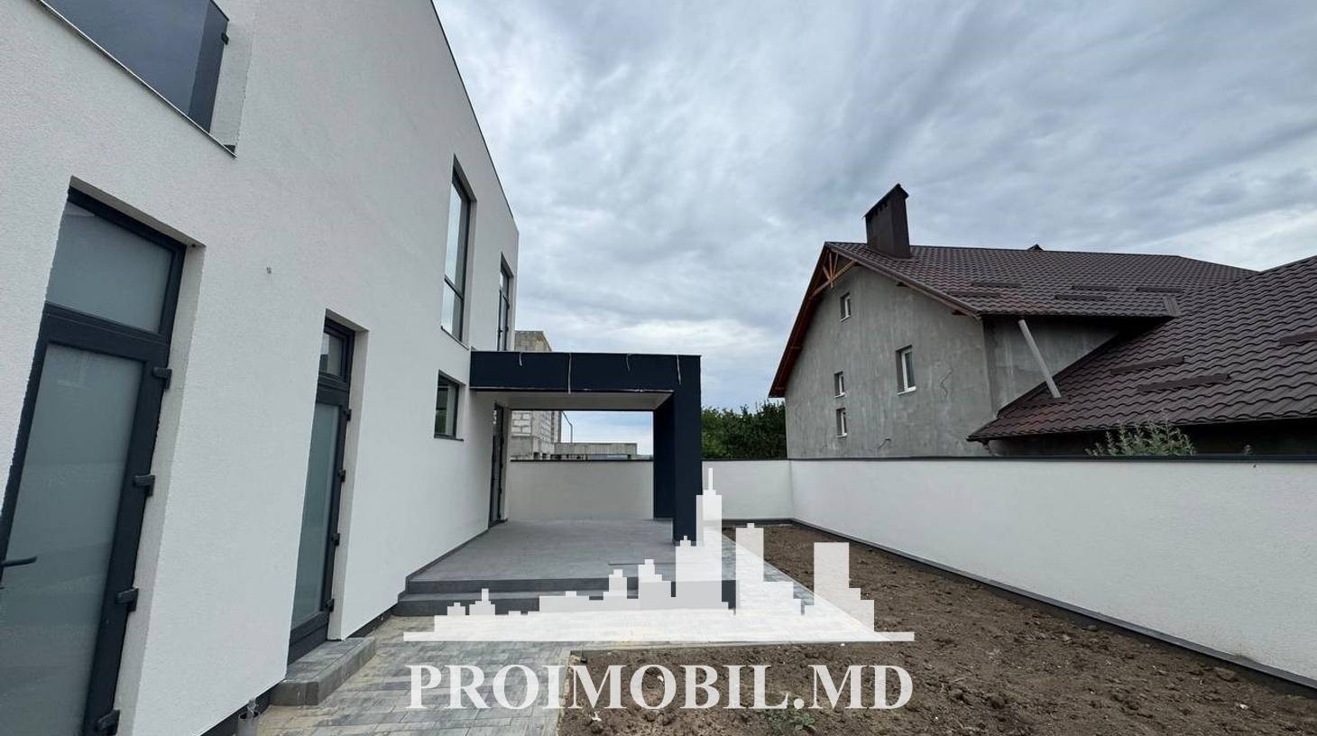 https://images.proimobil.md/sL4uOEP_FBwJvB7Bxr8Cs2UIAvweBxXiqe26V2lrLe4/watermark:0.75:so:0:30:0.39/resize:fill:1460:816:1/gravity:ce/bG9jYWw6Ly8vZXN0YXRlL2xyL2RiOTJlMTdlLWViYjItNDQ0Ni05MjRiLWI1ZGJhMjg4Yzc0ZS5qcGVn
