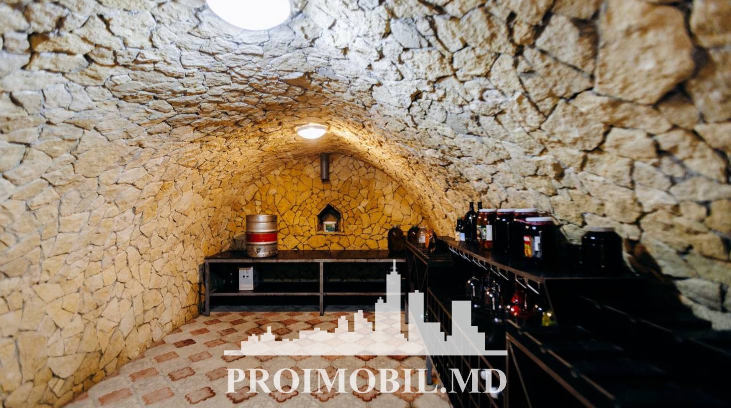 https://images.proimobil.md/sO_vEwLYfiHUlnDVZk1R2Db3li0u0g7RM3X8orEsDo4/watermark:0.75:so:0:30:0.39/resize:fill:1460:816:1/gravity:ce/bG9jYWw6Ly8vZXN0YXRlL2xyL2JiYTQ0MjRjLTcyZWMtNGNlNi05NTNkLTE3YjBmMDVkNWM4Ny5qcGVn