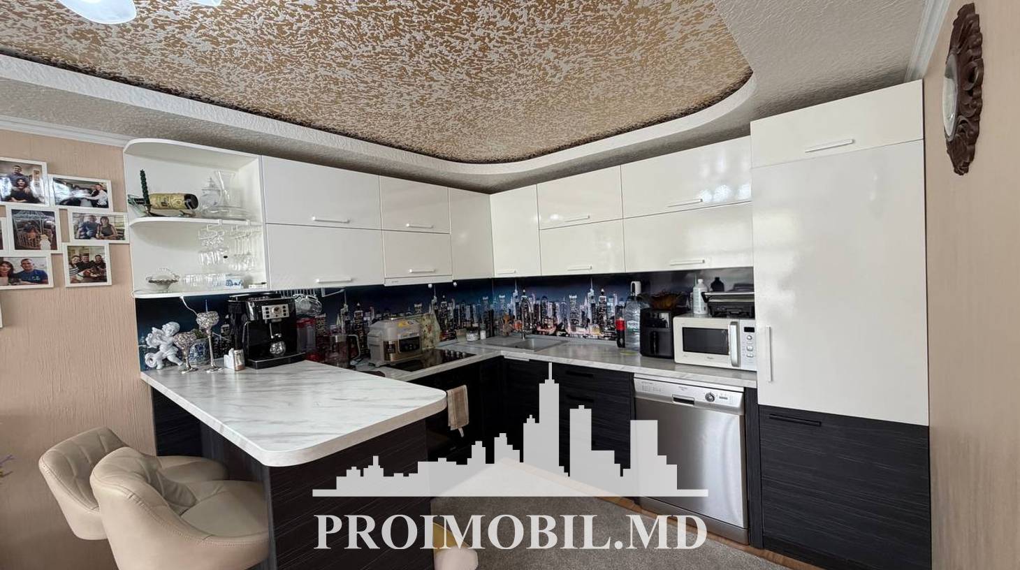 https://images.proimobil.md/sPc0wAVfzjdttKLfKBb28DAxii0QeCjxW2fPi7BChpo/watermark:0.75:so:0:30:0.39/resize:fill:1460:816:1/gravity:ce/bG9jYWw6Ly8vZXN0YXRlL2xyLzhlZjhmZWU3LWJjMTQtNGM5OS1iNGVlLTY3NGUzYzRiODYyNC5qcGVn