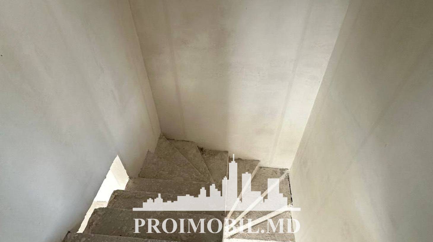 https://images.proimobil.md/sRKccZChNShXKf12o0rA0-52r84jiw9Q3aCiwSKdwP0/watermark:0.75:so:0:30:0.39/resize:fill:1460:816:1/gravity:ce/bG9jYWw6Ly8vZXN0YXRlL2xyL2YyNjQ1ODQ2LWM1MzQtNDc3Yy05YzA2LWNhOTdmOTQ1ODI3Zi5qcGVn
