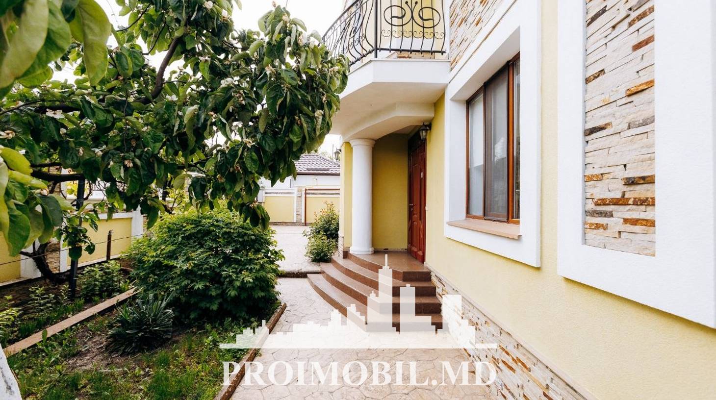 https://images.proimobil.md/sTirdbvYoRzVvO-FqFxTO4_QpvO4KSbOVUO5C-Mqavw/watermark:0.75:so:0:30:0.39/resize:fill:1460:816:1/gravity:ce/bG9jYWw6Ly8vZXN0YXRlL2xyL2MyNmFhNTRiLTJhNjYtNGQ4OC05NmZmLTg1Yzk2NTFiNzgzZS5qcGVn