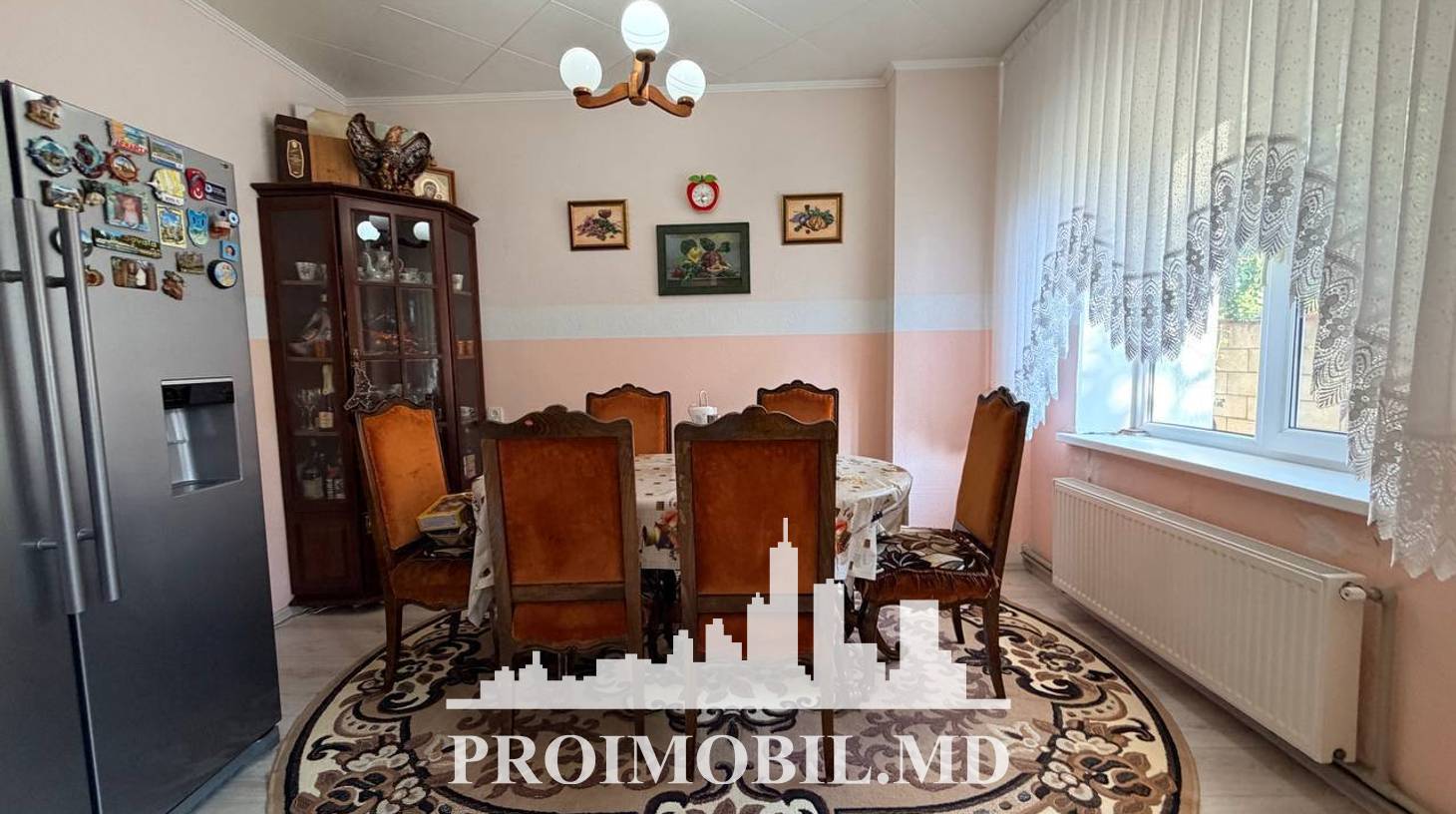 https://images.proimobil.md/sUPTMfUAAZHswrxwnwweE1VEyI4R4vB800kIuuvUy2A/watermark:0.75:so:0:30:0.39/resize:fill:1460:816:1/gravity:ce/bG9jYWw6Ly8vZXN0YXRlL2xyLzdlZDBjZWNmLTg2NTktNDg4NS04MGE2LTlhZTkzNGIxMzhkZC5qcGVn