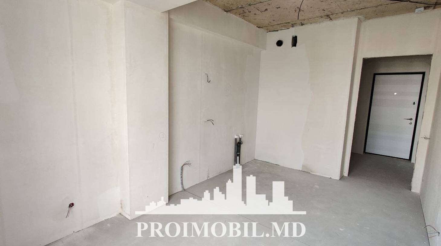 https://images.proimobil.md/sUoPoBEfGGldwpub4L3yPUsbVxasawG1KBTFi4OjmOM/watermark:0.75:so:0:30:0.39/resize:fill:1460:816:1/gravity:ce/bG9jYWw6Ly8vZXN0YXRlL2xyL2NjMDJhY2YyLTk4Y2UtNGYxNS1hNDFjLTk3MjA2NmU1ZjAxMC5qcGVn