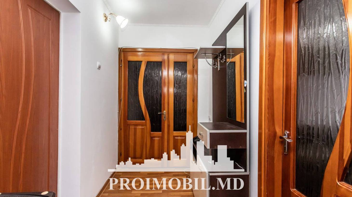 https://images.proimobil.md/sVuTYja-BOOJlvUlVFz9aEhnrx1HR_U9cCjdLsI5AOo/watermark:0.75:so:0:30:0.39/resize:fill:1460:816:1/gravity:ce/bG9jYWw6Ly8vZXN0YXRlL2xyLzNlOTAyYWQyLTczZWItNDQ0OC04NTYzLTk5Y2VjOWRjNjA3NS5qcGVn