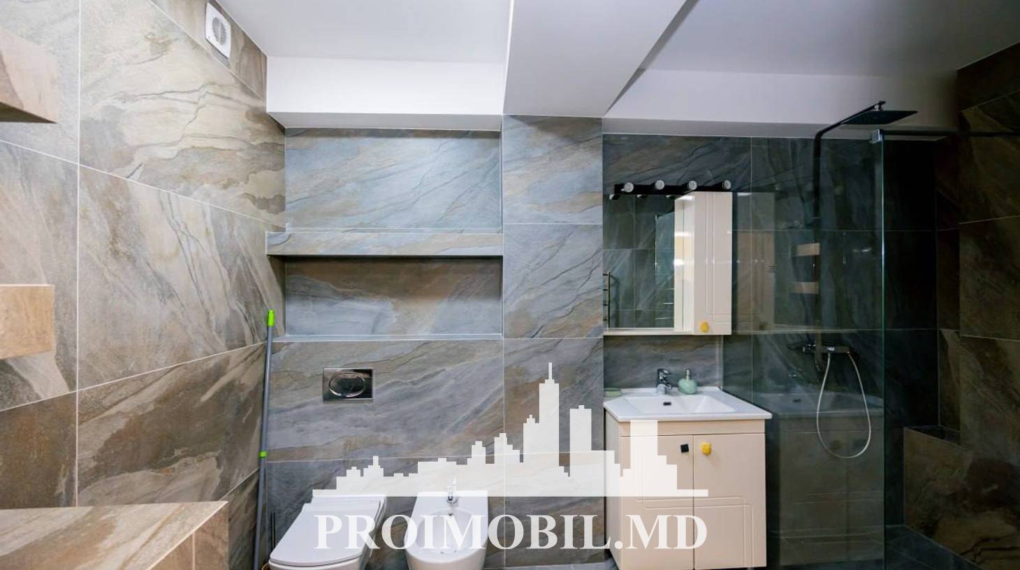 https://images.proimobil.md/sYZzyijtGr8Q26k3C5XVrHUHp8a5cSeij-IXfr4q5Io/watermark:0.75:so:0:30:0.39/resize:fill:1460:816:1/gravity:ce/bG9jYWw6Ly8vZXN0YXRlL2xyLzFhZjc4ZWM4LTQwODgtNDgxMi05MTBlLWU2M2Q1YmU3NDBjMi5qcGVn