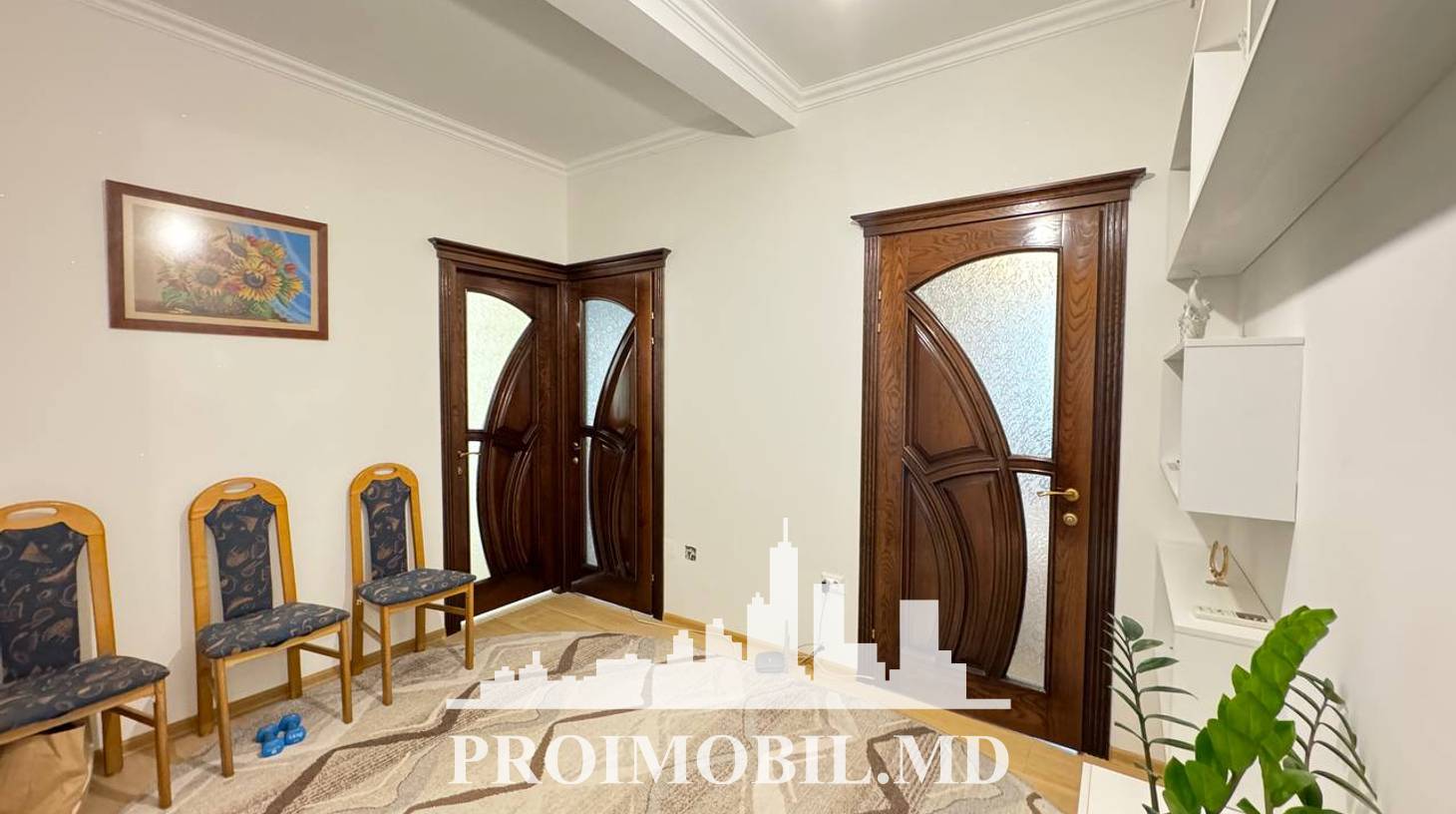 https://images.proimobil.md/sZuh5KAtd_3ID0VGhLPgN6fWEOglzax3hvoBWgDR5-Y/watermark:0.75:so:0:30:0.39/resize:fill:1460:816:1/gravity:ce/bG9jYWw6Ly8vZXN0YXRlL2xyLzQ3YzBjNDJhLTY3YzUtNGEzNS1iYTJkLWFjMTEzYzdiNTEyOC5qcGVn