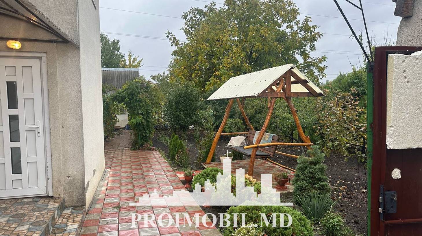https://images.proimobil.md/s_LHEI7y6CkvviHDvrahI1gTtbCIs-465LhjsxhqpUg/watermark:0.75:so:0:30:0.39/resize:fill:1460:816:1/gravity:ce/bG9jYWw6Ly8vZXN0YXRlL2xyLzdhNGZlYTUxLWY4YmQtNGYyYi04MDdmLTI0Njk0ZWMxMTk3Yi5qcGVn