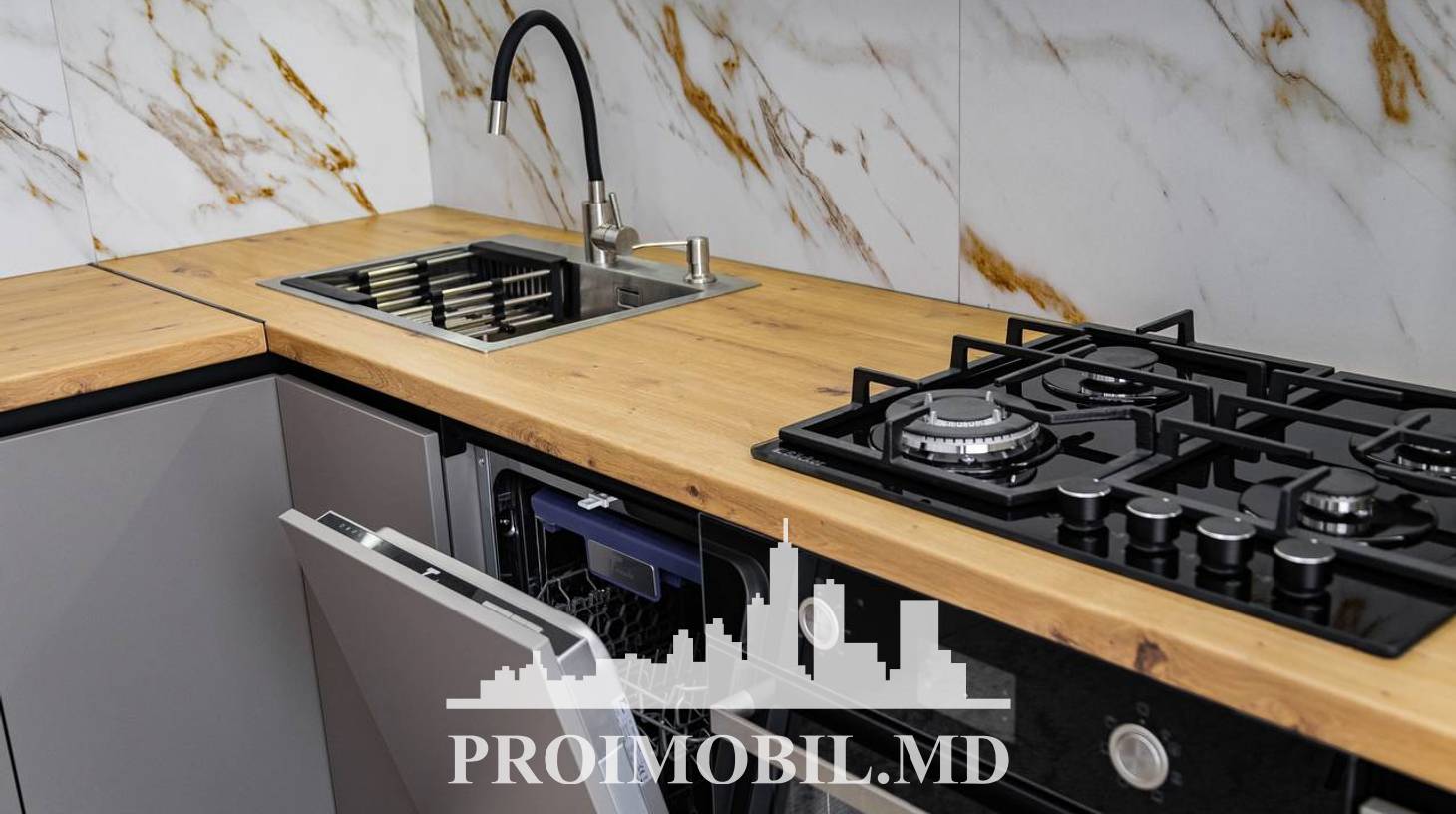 https://images.proimobil.md/s_zMpFee95KuSRD6O8-W7eFLHH0cbr1F9L8x5BHd0TQ/watermark:0.75:so:0:30:0.39/resize:fill:1460:816:1/gravity:ce/bG9jYWw6Ly8vZXN0YXRlL2xyL2ExY2Q0YWNmLWFmMzctNDQ5NC04NDNmLWZmOGY4OTM4NTJhMy5qcGVn