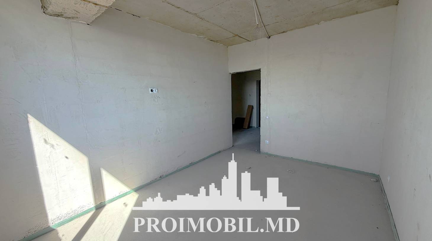 https://images.proimobil.md/saCCMM4tavzlWdXMhyL3l_pGNsP-bsZKRLjDiTaloH4/watermark:0.75:so:0:30:0.39/resize:fill:1460:816:1/gravity:ce/bG9jYWw6Ly8vZXN0YXRlL2xyLzUzYWI4NTcwLTljMTgtNGVhNC1hNTVmLTg0Zjc3N2M0NGYyMi5qcGVn