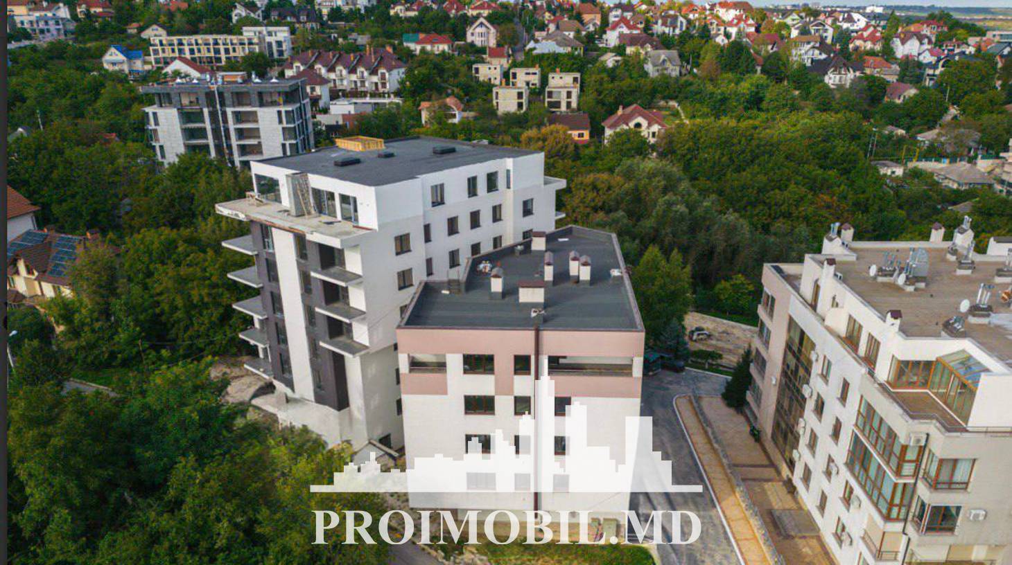 https://images.proimobil.md/sazfu1hxECU0XwlQOnJy6lCJF8hAC94V_F4QfqkXD6Y/watermark:0.75:so:0:30:0.39/resize:fill:1460:816:1/gravity:ce/bG9jYWw6Ly8vZXN0YXRlL2xyL2JhYzFmODA2LWI4NDMtNDRjMC1hNjlkLTZlZGNmOTE2MjQyOS5qcGVn