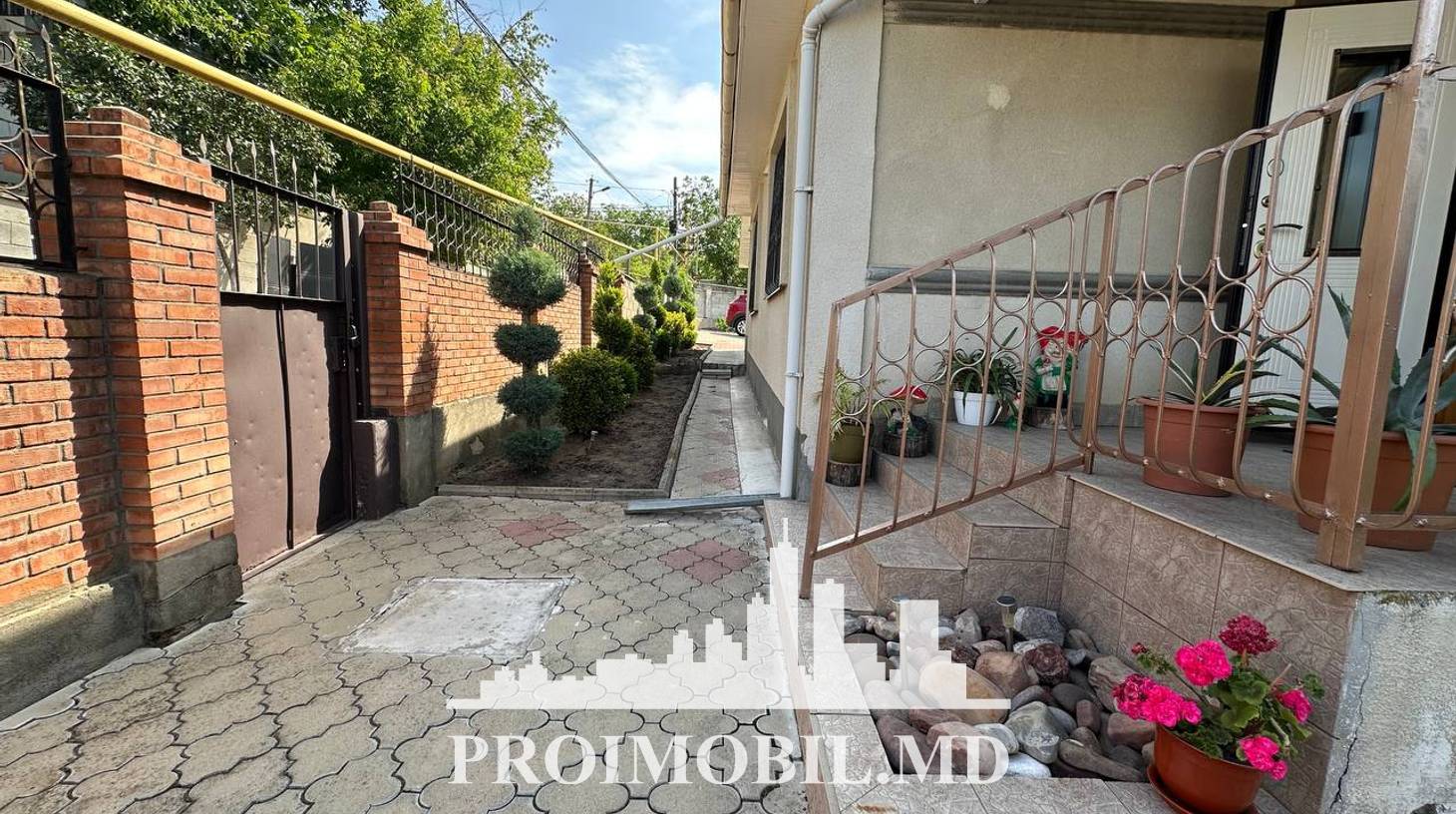 https://images.proimobil.md/scIt8_gZqHntUxjGyxEcU3T8vmFR8H78pOG_RT2dAlc/watermark:0.75:so:0:30:0.39/resize:fill:1460:816:1/gravity:ce/bG9jYWw6Ly8vZXN0YXRlL2xyL2FkNTg0NDdkLTg0MmItNDBiZC1hOThkLTI5Zjc1OGMzNGYwZS5qcGVn