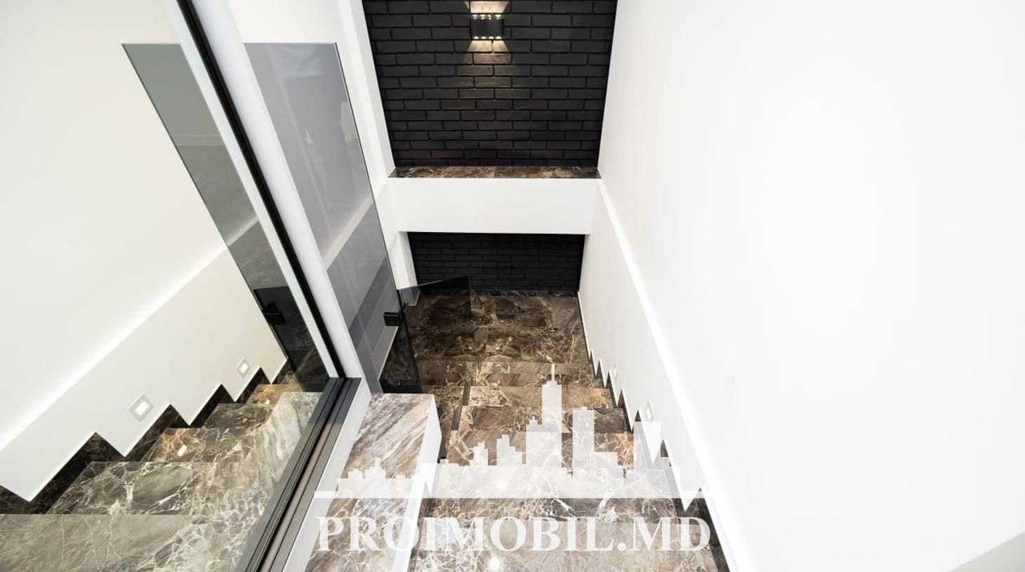 https://images.proimobil.md/scV_FdgGaivCh1vs-_Z0fihAQz_Rg0R4N1cauwi46Po/watermark:0.75:so:0:30:0.39/resize:fill:1460:816:1/gravity:ce/bG9jYWw6Ly8vZXN0YXRlL2xyLzA5MjBmNWQ5LTMzMzEtNGUzZi1iMWFjLTRmOTU5YjVhNzQ2ZC5qcGVn