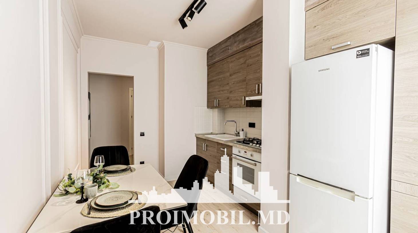 https://images.proimobil.md/se6F9t4kDt53EC_Gr0e7ei6wulhPPj-uRQwAzsXWl3E/watermark:0.75:so:0:30:0.39/resize:fill:1460:816:1/gravity:ce/bG9jYWw6Ly8vZXN0YXRlL2xyLzdlZjNiNTlmLTQwZTctNDNmNC05NDAxLWZiZDJmY2JhMDJkNS5qcGVn