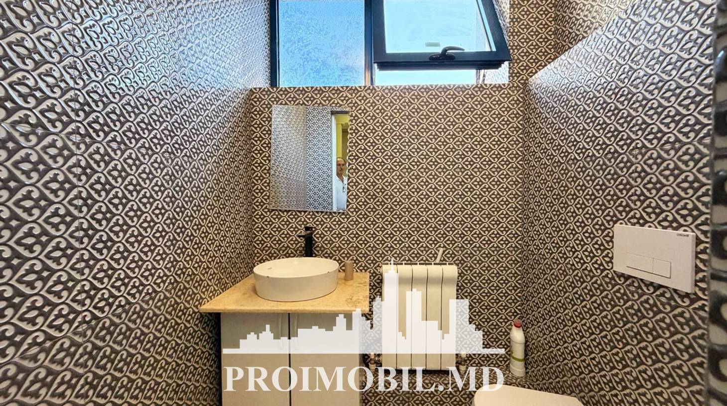 https://images.proimobil.md/seJx4OTkqtrnsSrnUYsdPt6W1rd-3DgXQxthmu0z54E/watermark:0.75:so:0:30:0.39/resize:fill:1460:816:1/gravity:ce/bG9jYWw6Ly8vZXN0YXRlL2xyLzY2OTFjZjBkLTNiY2UtNGQ5Zi05MmU0LTMwOTZhNWI1OGRkZC5qcGVn