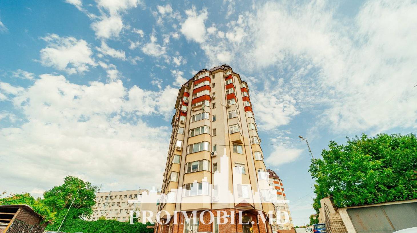 https://images.proimobil.md/shOWk2AIeSMGAh4Opy_KBTcLHGNOj2SPsV_nEQBmD74/watermark:0.75:so:0:30:0.39/resize:fill:1460:816:1/gravity:ce/bG9jYWw6Ly8vZXN0YXRlL2xyLzYyNGU0MGEyLTI0YzMtNDY4Ni04YTMyLTE5Y2VmZTljMzcwZS5qcGVn